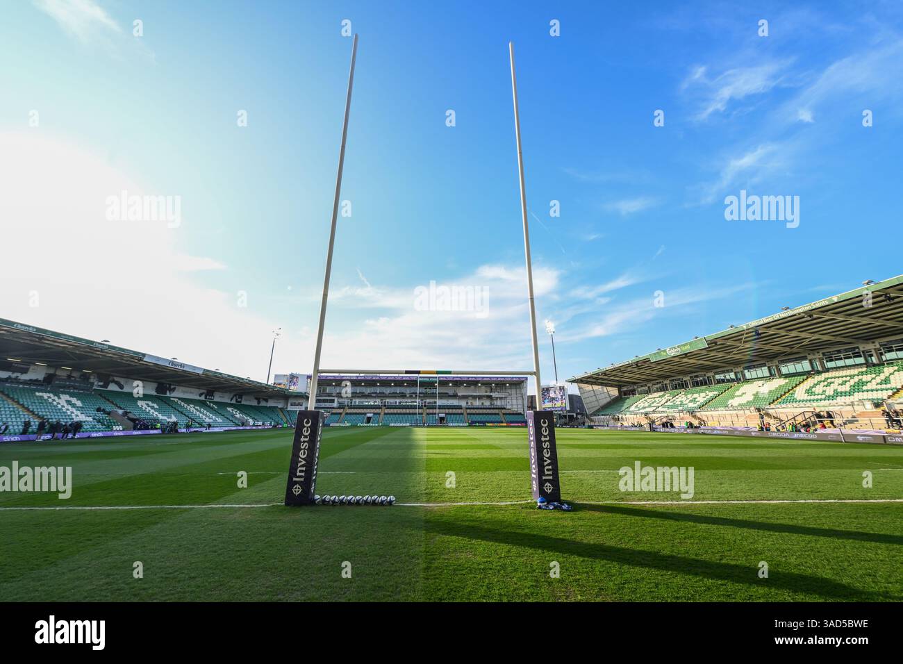 Northampton, Regno Unito. 4 aprile 2025. Vista generale del Cinch Stadium ai Franklin's Gardens, sede dei Northampton Saints, davanti alla Investec Champions Cup Round of 16 match tra Northampton Saints e ASM Clermont Auvergne al cinch Stadium@Franklin's Gardens, Northampton. Il credito per immagini dovrebbe essere: Craig Thomas/Sportimage Credit: Sportimage Ltd/Alamy Live News Foto Stock