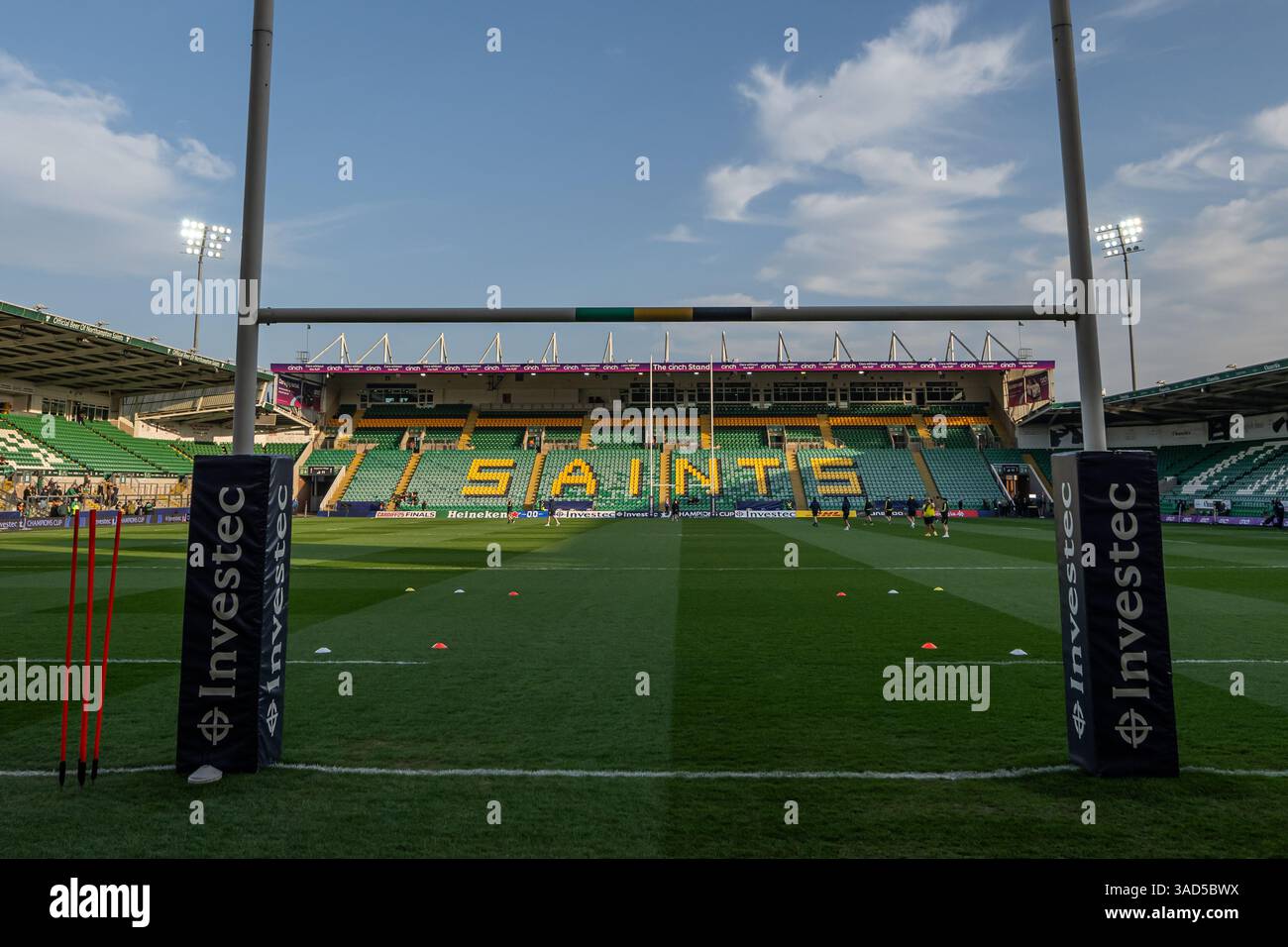 Northampton, Regno Unito. 4 aprile 2025. Vista generale del Cinch Stadium ai Franklin's Gardens, sede dei Northampton Saints, davanti alla Investec Champions Cup Round of 16 match tra Northampton Saints e ASM Clermont Auvergne al cinch Stadium@Franklin's Gardens, Northampton. Il credito per immagini dovrebbe essere: Craig Thomas/Sportimage Credit: Sportimage Ltd/Alamy Live News Foto Stock