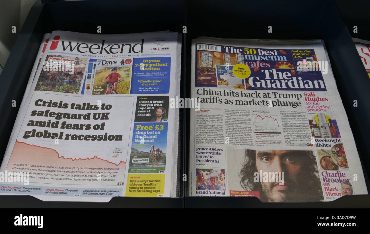 I giornali The Guardian e Independent raccontano storie di turbolenze del mercato azionario a seguito dell’imposizione delle tariffe commerciali da parte degli Stati Uniti Foto Stock