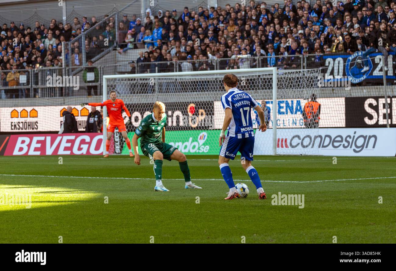 Gothenburg, Svezia. 5 aprile 2025. Momento nella prima metà della partita tra IFK Gothenburg e Halmstads BK in Allsvenskan a Gamla Ullevi. Crediti: Per Ljung/Alamy Live News Foto Stock