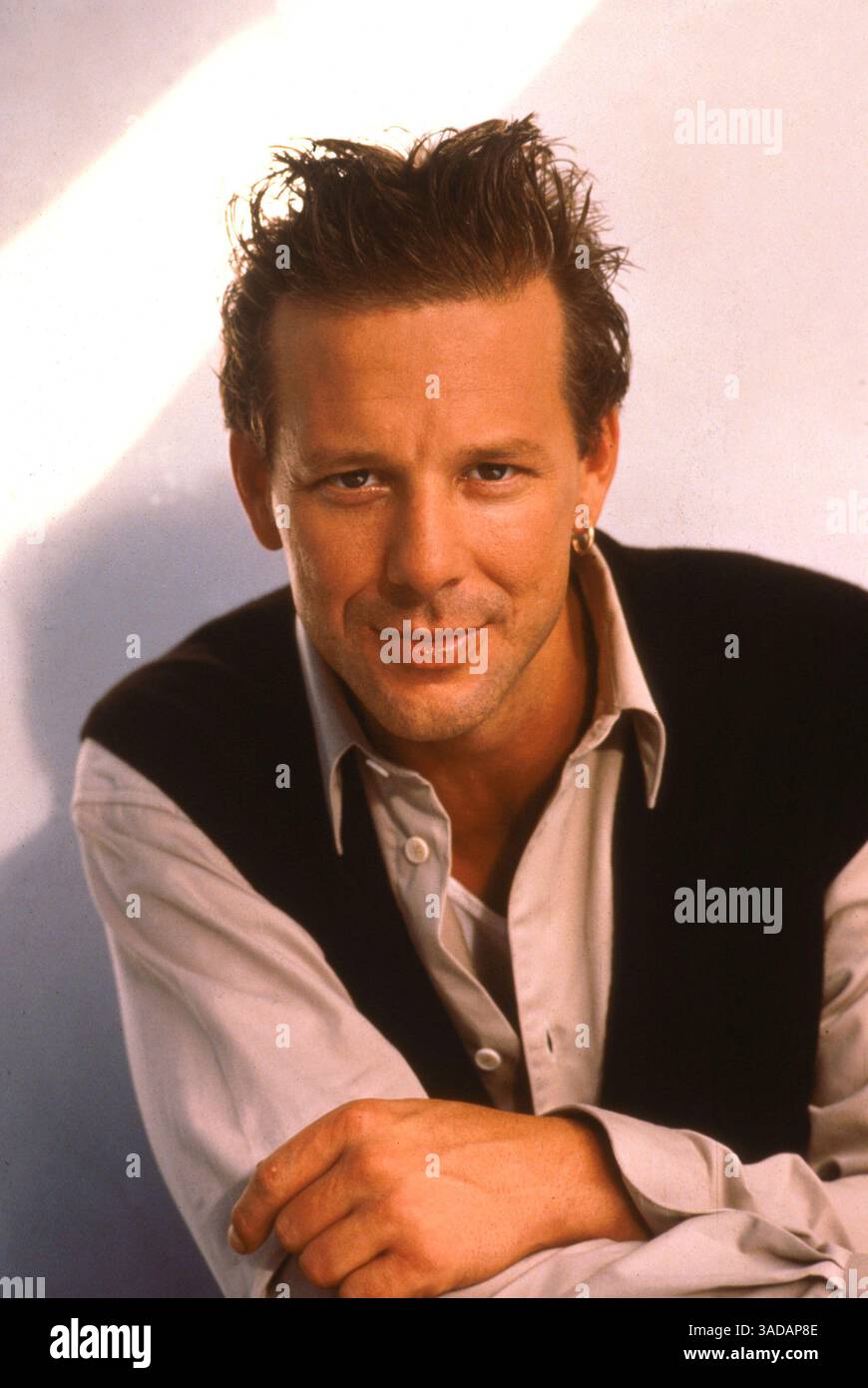 10 novembre 2000; Hollywood, California, Stati Uniti; l'attore MICKEY ROURKE (James Wheeler) in "Wild Orchid" di Vision PDG. (Immagine credito: Immagini automatiche/ZUMAPRESS.com) Foto Stock
