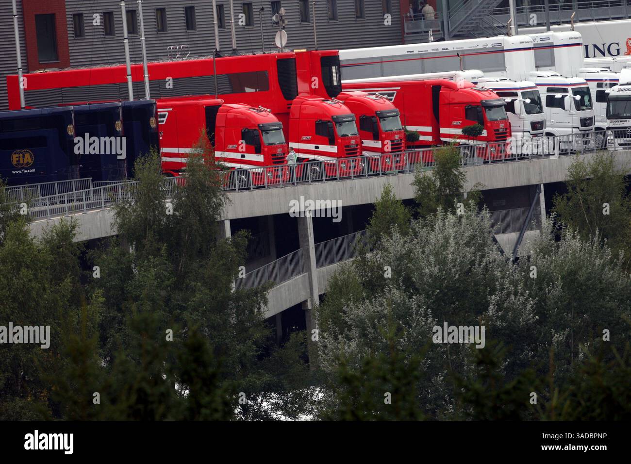Camion Ferrari nel paddock...Campionato del mondo di Formula 1, Rd 13, Gran Premio del Belgio, giornata di prove, Spa-Francorchamps, Belgio, venerdì 5 settembre 2008 (immagine di credito: Sutton Motorsports/ZUMAPRESS.com) Foto Stock