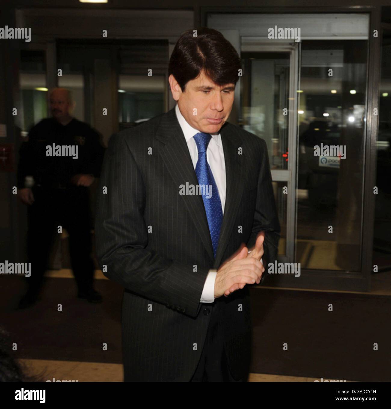 7 dicembre 2011 - Chicago, Illinois, Stati Uniti - Rod Blagojevich, l'ex governatore dell'Illinois, è stato condannato mercoledì a 14 anni di carcere federale per 18 condanne per corruzione. NELLA FOTO: 1 febbraio 2008 - Chicago, Illinois, Stati Uniti - Governatore dell'Illinois ROD BLAGOJEVICH. (Immagine di credito: © Peter Barreras/ZUMAPRESS.com) Foto Stock