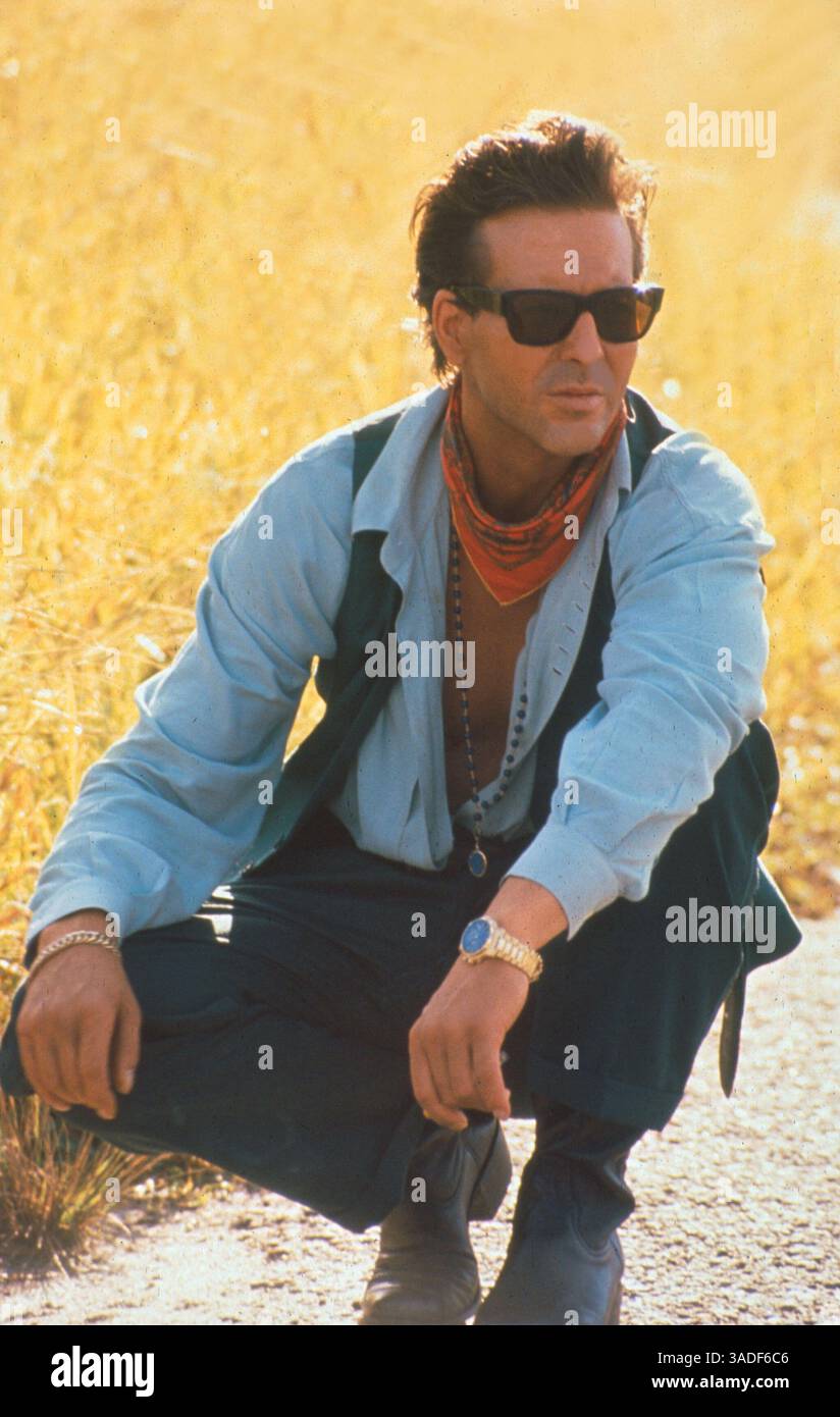 10 novembre 2000; Hollywood, California, Stati Uniti; l'attore MICKEY ROURKE (James Wheeler) in "Wild Orchid" di Vision PDG. (Immagine credito: Immagini automatiche/ZUMAPRESS.com) Foto Stock