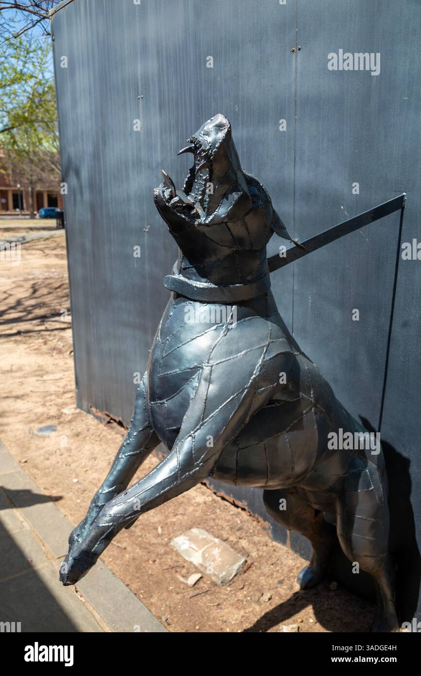 Birmingham, Alabama - sculture nel Kelly Ingram Park mostrano scene del movimento per i diritti civili di Birmingham del 1963, quando la polizia e i vigili del fuoco attaccano Foto Stock