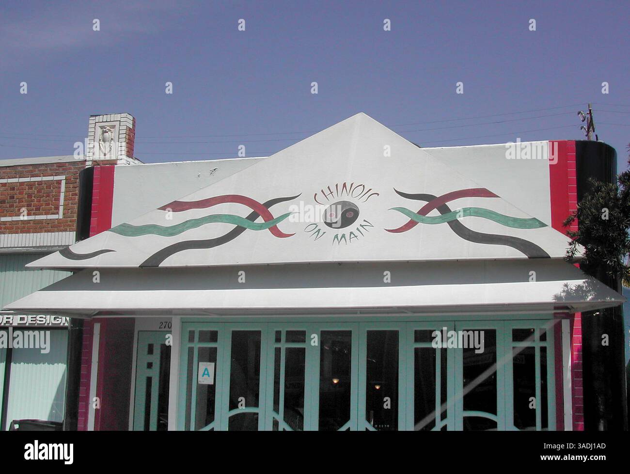28 marzo 2004; Los Angeles, CA, Stati Uniti; questo è il ristorante 'altro' dello chef Wolfgang Puck, che ha aperto a Santa Monica dopo il suo intimale successo con spago a Hollywood. Chinois on Main ins't è conosciuto come spago, ma è quasi altrettanto popolare tra i buongustai e la folla dello spettacolo. Ristoranti celebri, luoghi famosi, punti di ritrovo di fama. . (Immagine di credito: Marianna Day Massey/ZUMAPRESS.com) Foto Stock