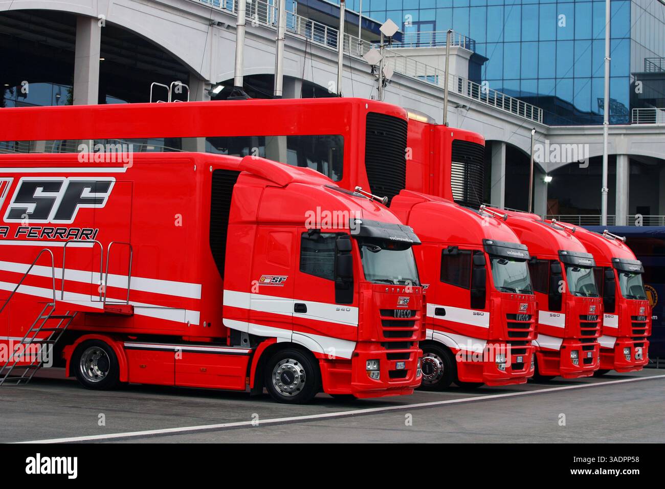 Ferrari Trucks...Campionato del mondo di Formula 1, Rd 5, Gran Premio di Turchia, giornata di prove, Istanbul Park, Turchia, venerdì 9 maggio 2008 (immagine di credito: Sutton Motorsports/ZUMAPRESS.com) Foto Stock