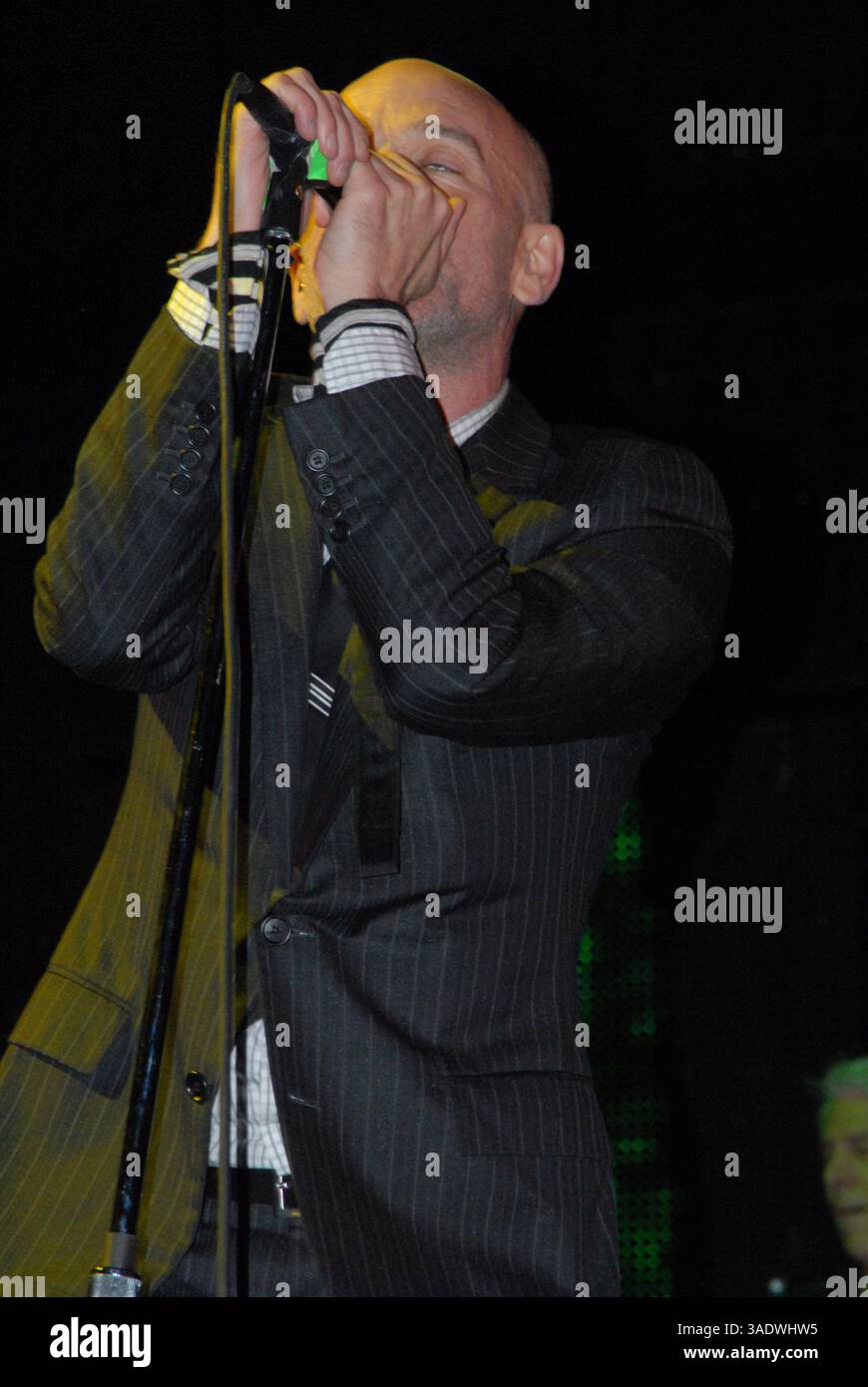 20 giugno 2008 - New York, New York, USA - MICHAEL STIPE e REM si esibiscono dal vivo in concerto alla radio City Music Hall di New York City. .( (immagine di credito: Jeff Geller/ZUMAPRESS.com) Foto Stock