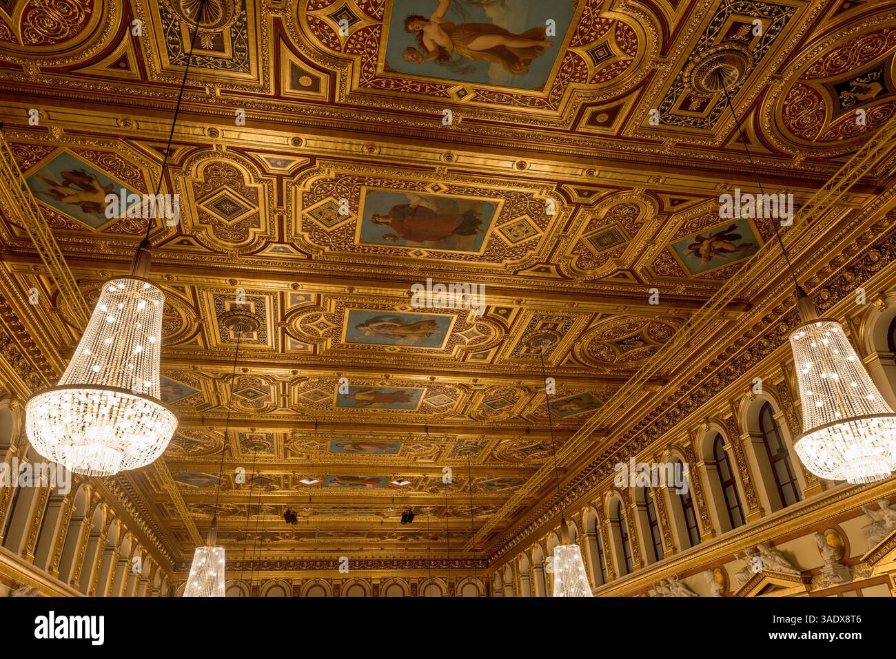 Soffitto decorato, interni, sala concerti Wiener Musikverein, Vienna, Austria Foto Stock