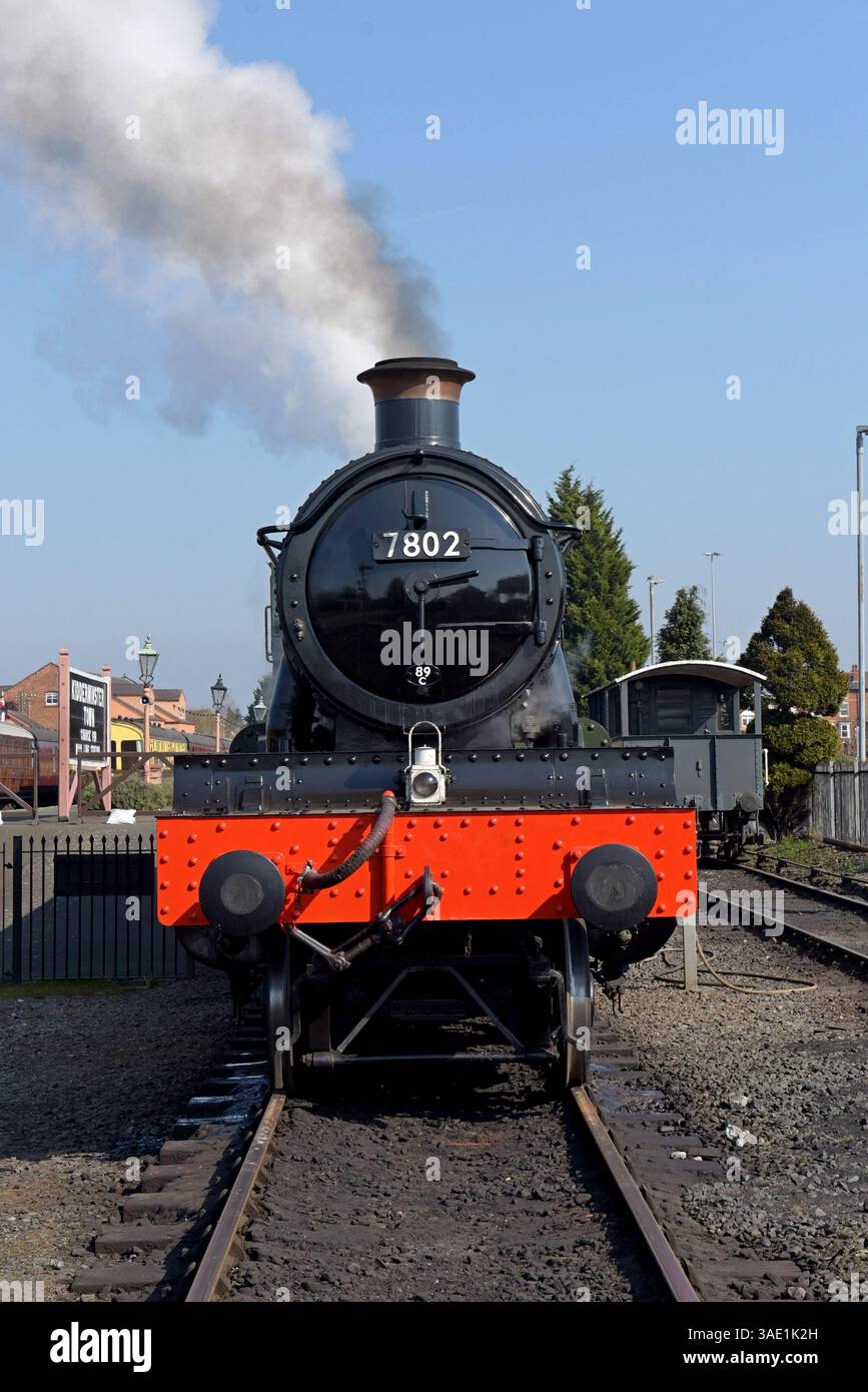 Great Western Railway località 7802 Bradley Manor in vapore dopo una lunga revisione alla stazione di Kidderminster, Severn Valley Railway, aprile 2025 Foto Stock