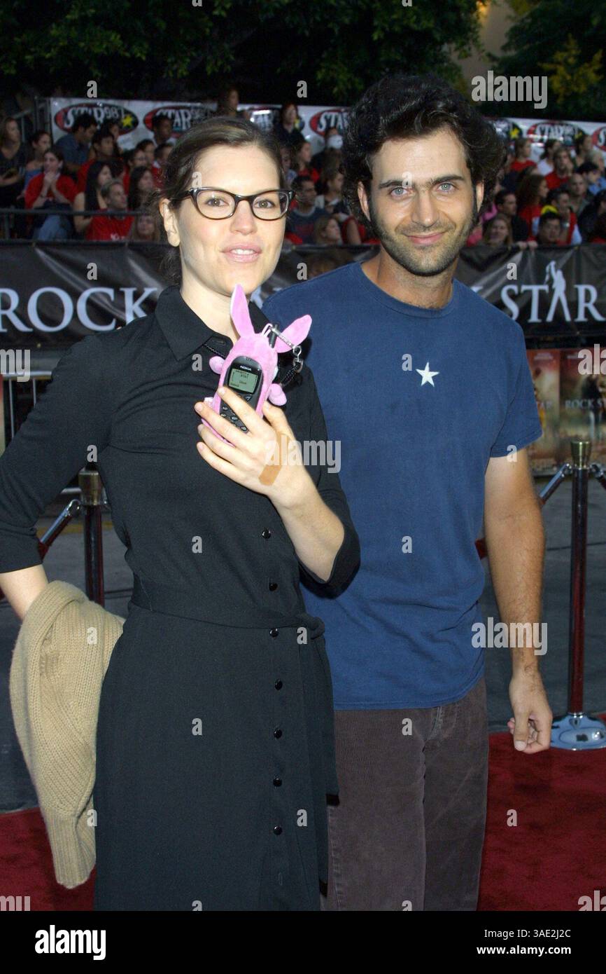 4 settembre 2001; Los Angeles, CA, Stati Uniti; coppia di musicisti DWEEZIL ZAPPA e LISA LOEB alla premiere di "Rock Star". (Immagine di credito: Lisa o'Connor/ZUMAPRESS.com) Foto Stock