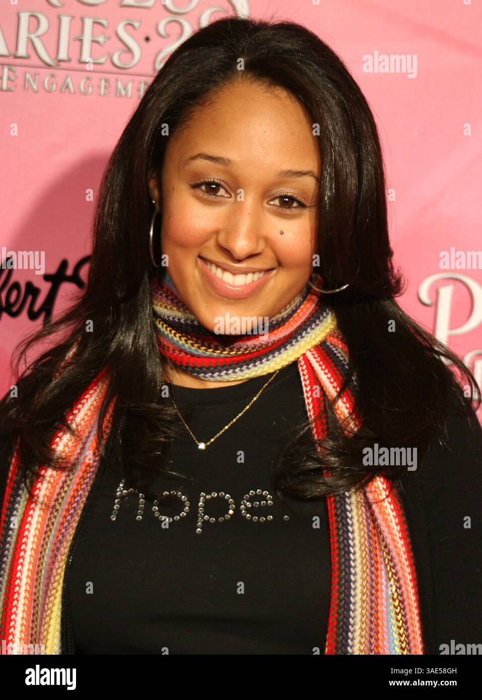 8 dicembre 2004; Beverly Hills, CA, USA; l'attrice TAMARA MOWRY al DVD 'The Princess Diaries 2' Pajama Ball, che beneficia del St. Jude Children's Hospital, che si tiene al Beverly Hilton Hotel. (Immagine di credito: Rena Durham/ZUMAPRESS.com) Foto Stock