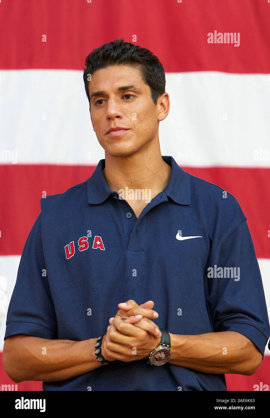 12 luglio 2008 - Sugar Land, Texas, Stati Uniti - STEVEN LOPEZ partecipa a una celebrazione olimpica presso la piazza della città di Sugar Land, sabato 12 luglio 2008. Non dal 1904 tre fratelli hanno partecipato allo stesso evento olimpico. Mark, Diana e Steven faranno proprio questo alle Olimpiadi estive di quest'anno in Cina. I campioni mondiali di Taekwondo Mark e Diana gareggeranno per la prima volta per l'oro olimpico mentre il fratello Steven cercherà di portare a casa una terza medaglia d'oro in altrettante competizioni olimpiche disputate (Credit Image: Frank Casimiro/ZUMAPRESS.com) Foto Stock