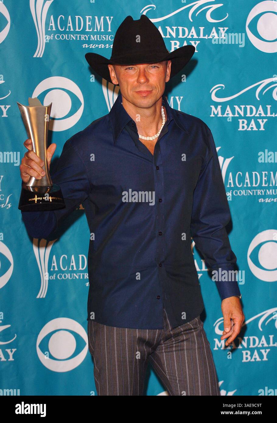 17 maggio 2005; Las Vegas, Nevada, Stati Uniti; il cantante country KENNY CHESNEY al 40° Annual Academy of Country Music Awards (ACM) ha tenuto il Madalay Bay Resort & Casino. (Immagine di credito: Lisa o'Connor/ZUMAPRESS.com) Foto Stock