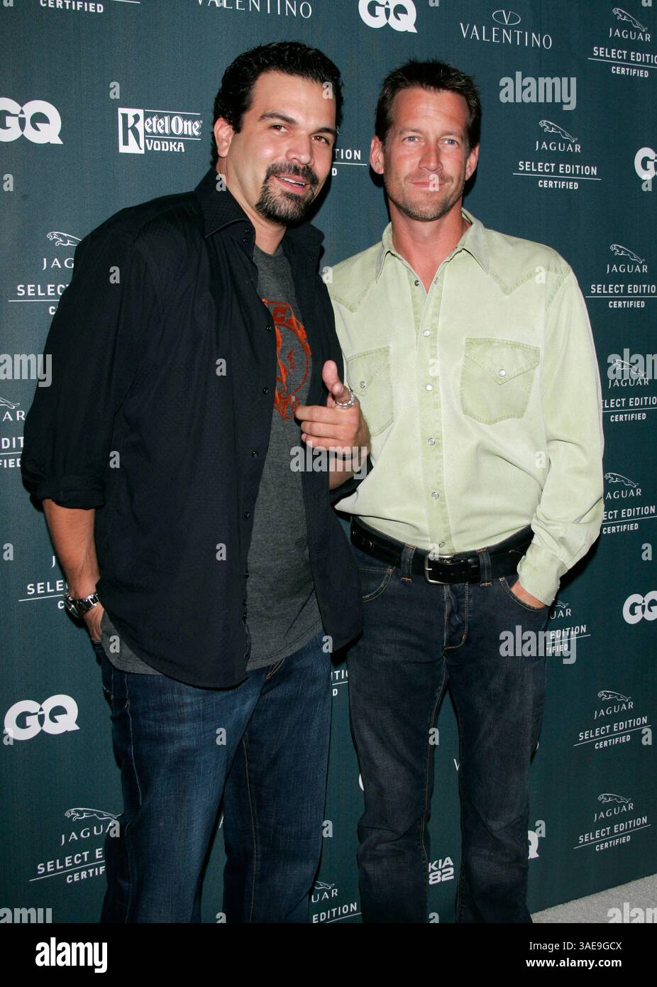 23 agosto 2005; Beverly Hills, California, USA; gli attori RICARDO CHAVIRA e JAMES DENTON al Roof is on Fire si tengono al Museo della televisione e della radio. (Immagine di credito: Lisa o'Connor/ZUMAPRESS.com) Foto Stock