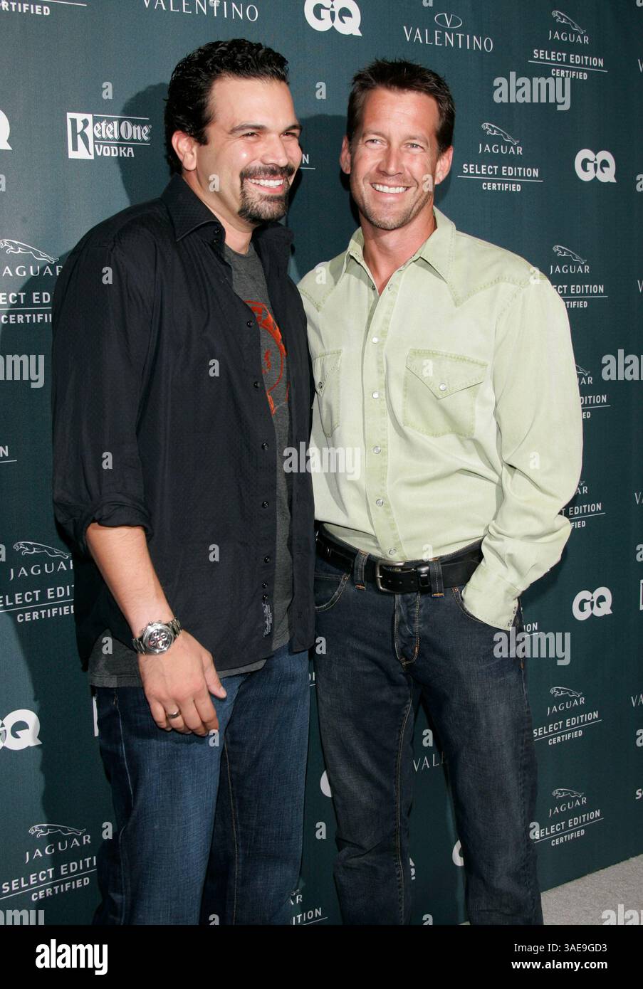 23 agosto 2005; Beverly Hills, California, USA; gli attori RICARDO CHAVIRA e JAMES DENTON al Roof is on Fire si tengono al Museo della televisione e della radio. (Immagine di credito: Lisa o'Connor/ZUMAPRESS.com) Foto Stock