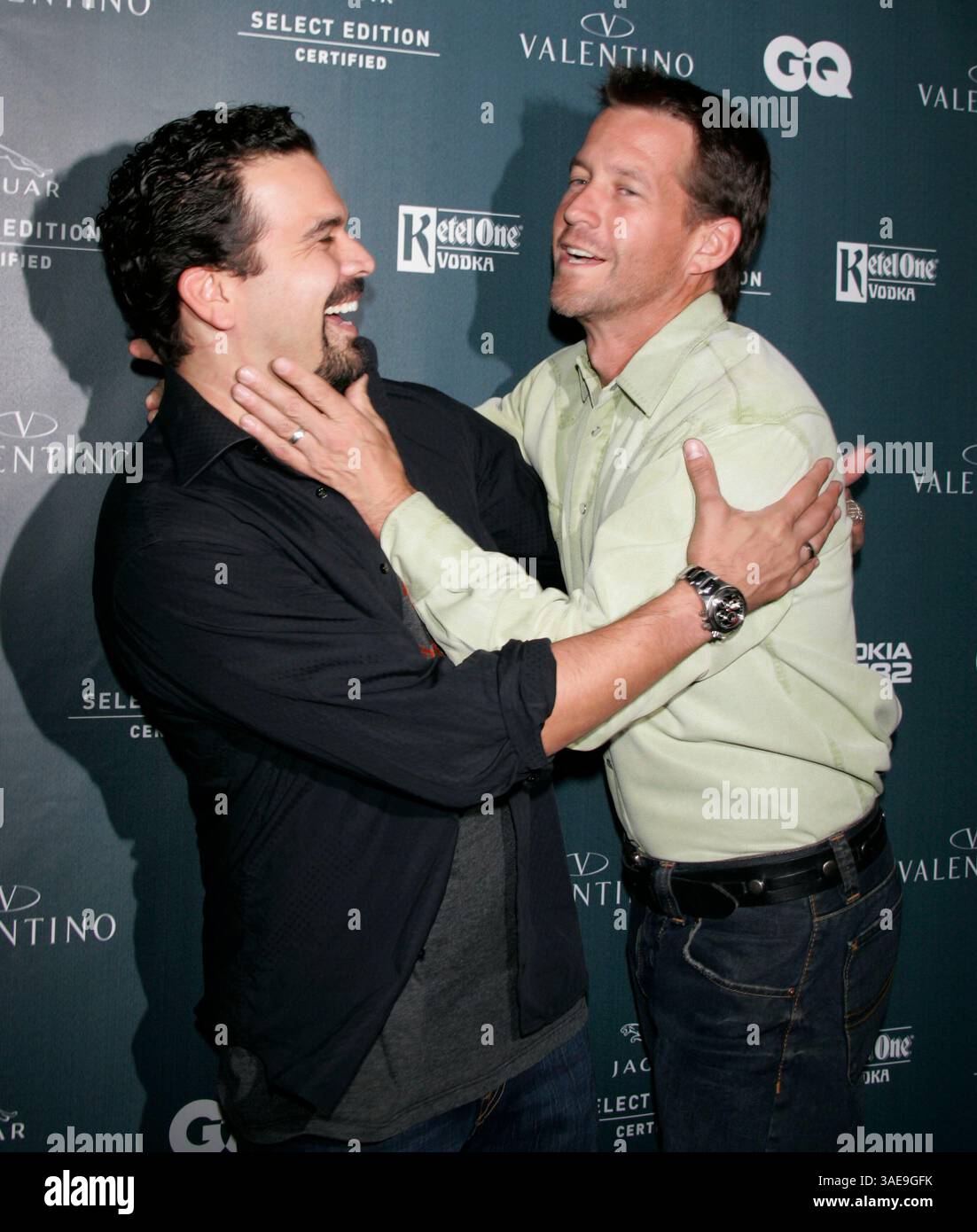 23 agosto 2005; Beverly Hills, California, USA; gli attori RICARDO CHAVIRA e JAMES DENTON al Roof is on Fire si tengono al Museo della televisione e della radio. (Immagine di credito: Lisa o'Connor/ZUMAPRESS.com) Foto Stock