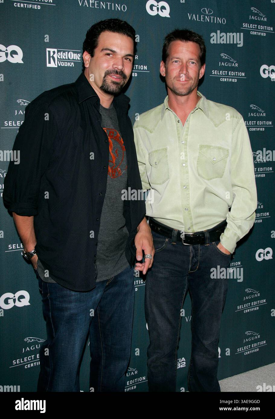 23 agosto 2005; Beverly Hills, California, USA; gli attori RICARDO CHAVIRA e JAMES DENTON al Roof is on Fire si tengono al Museo della televisione e della radio. (Immagine di credito: Lisa o'Connor/ZUMAPRESS.com) Foto Stock