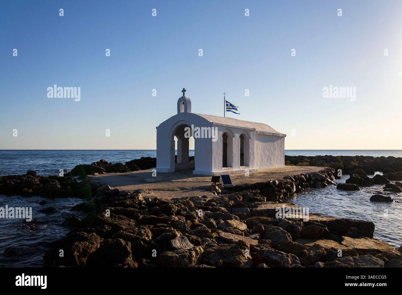 Cappella di San Nicola di Georgioupoli, isola di Creta, Grecia, alba in una giornata estiva di sole Foto Stock
