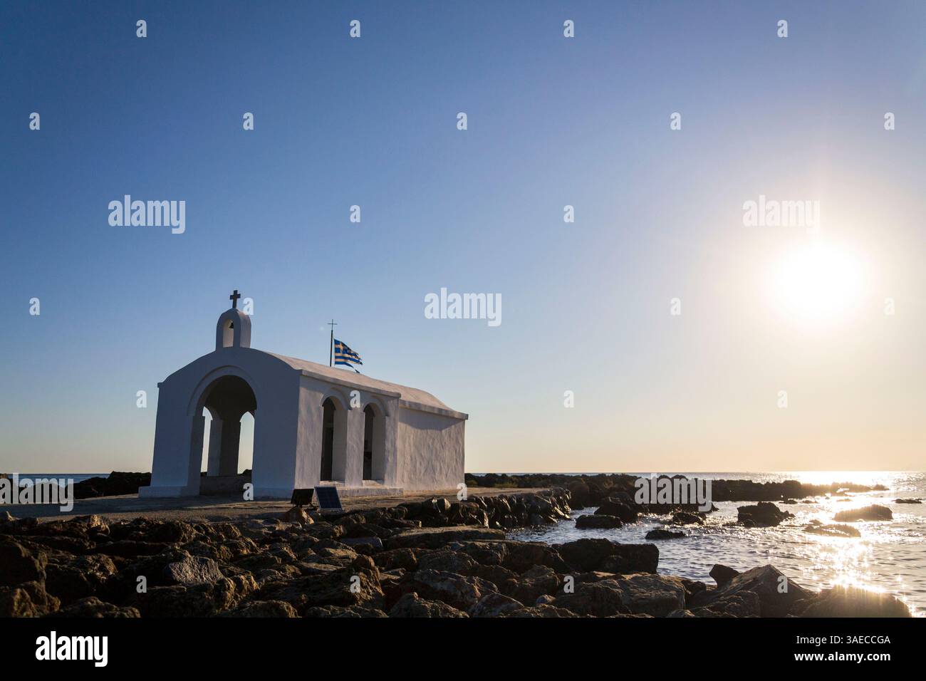Cappella di San Nicola di Georgioupoli, isola di Creta, Grecia, alba in una giornata estiva di sole Foto Stock