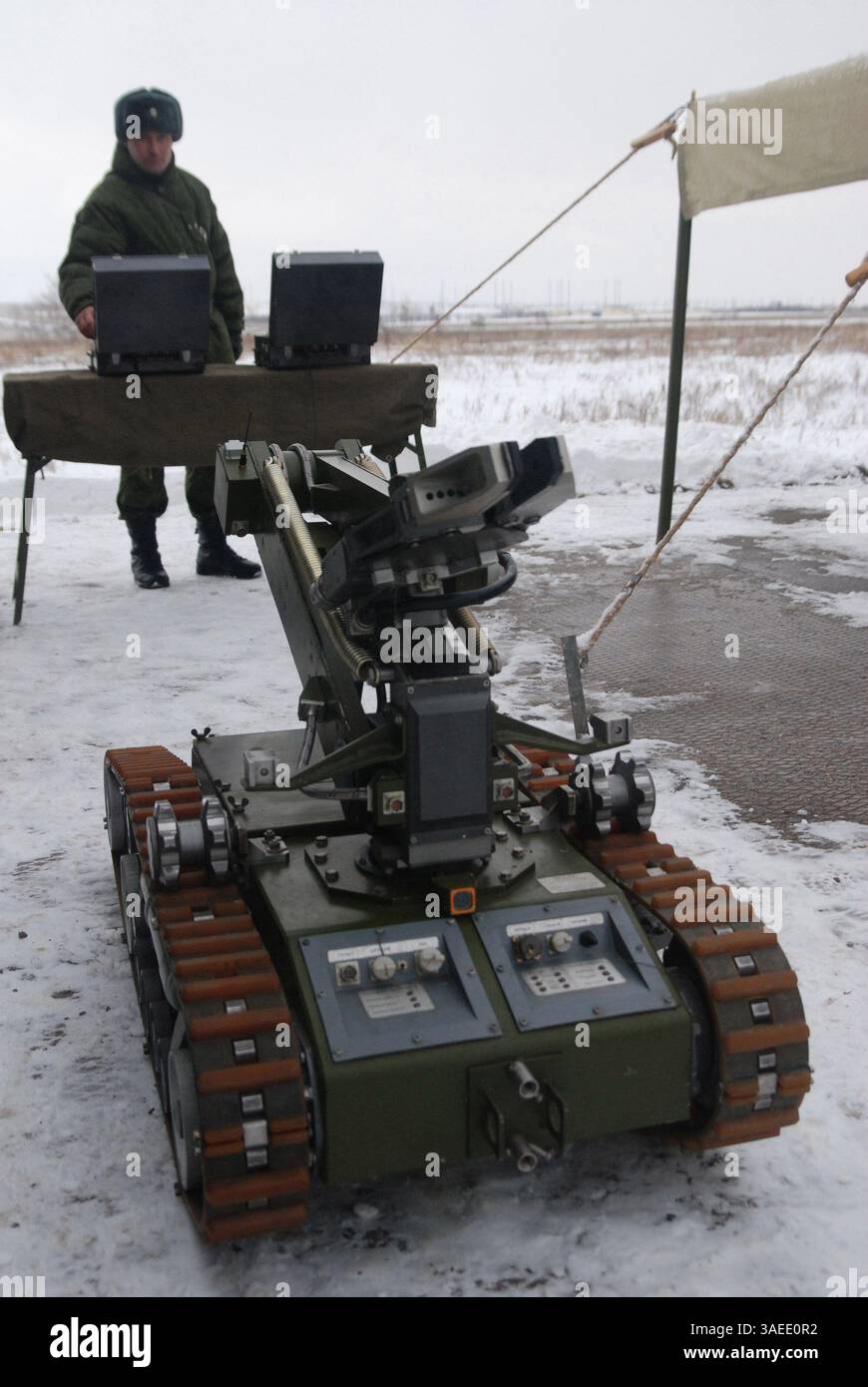 9 novembre 2011 - Shikhany, Saratov, Russia - robot di sminamento dell'esercito russo ar1711 durante un'esercitazione militare presso la guarnigione di Shikhany nella regione di Saratov in Russia (Credit Image: © PhotoXpress/ZUMAPRESS.com) Foto Stock
