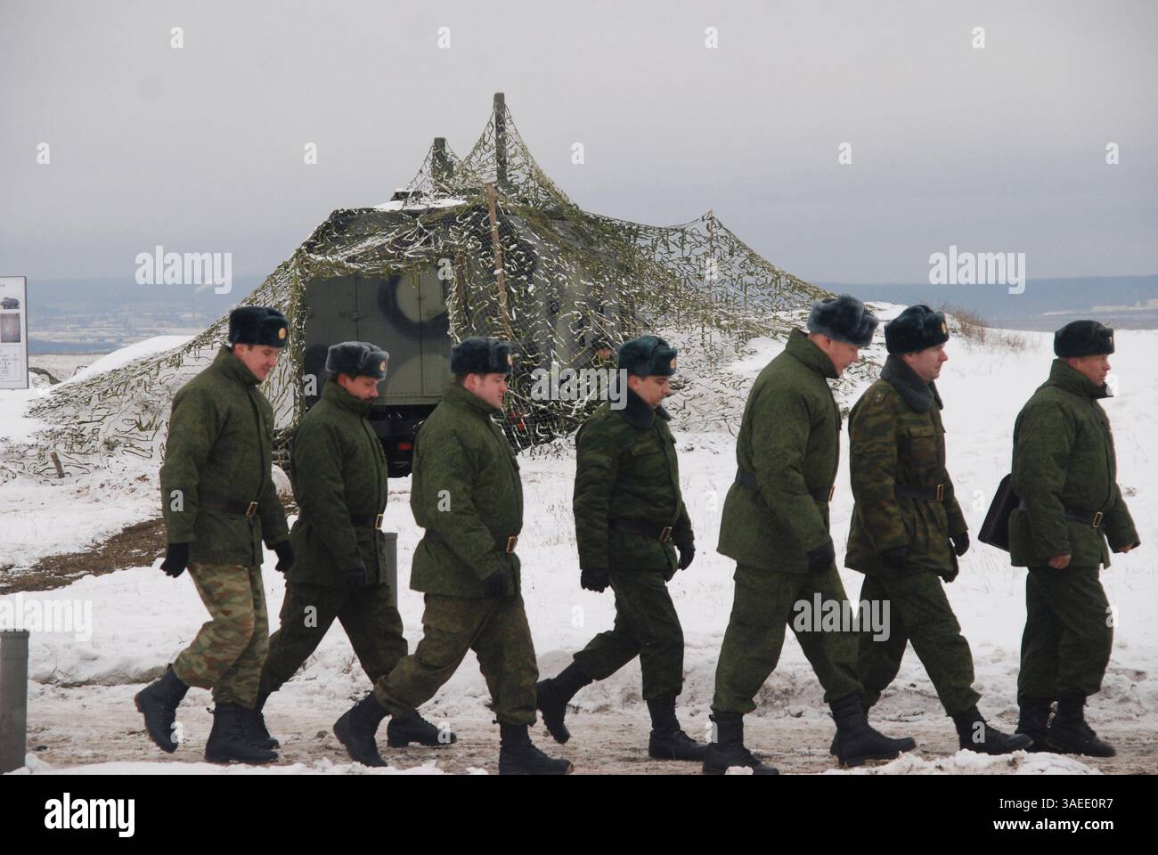 9 novembre 2011 - Shikhany, Saratov, Russia - Esercito Russo. Esercitazione militare presso la guarnigione di Shikhany nella regione di Saratov in Russia. Nella foto: Ufficiali della guarnigione di Shikhany (immagine di credito: © PhotoXpress/ZUMAPRESS.com) Foto Stock