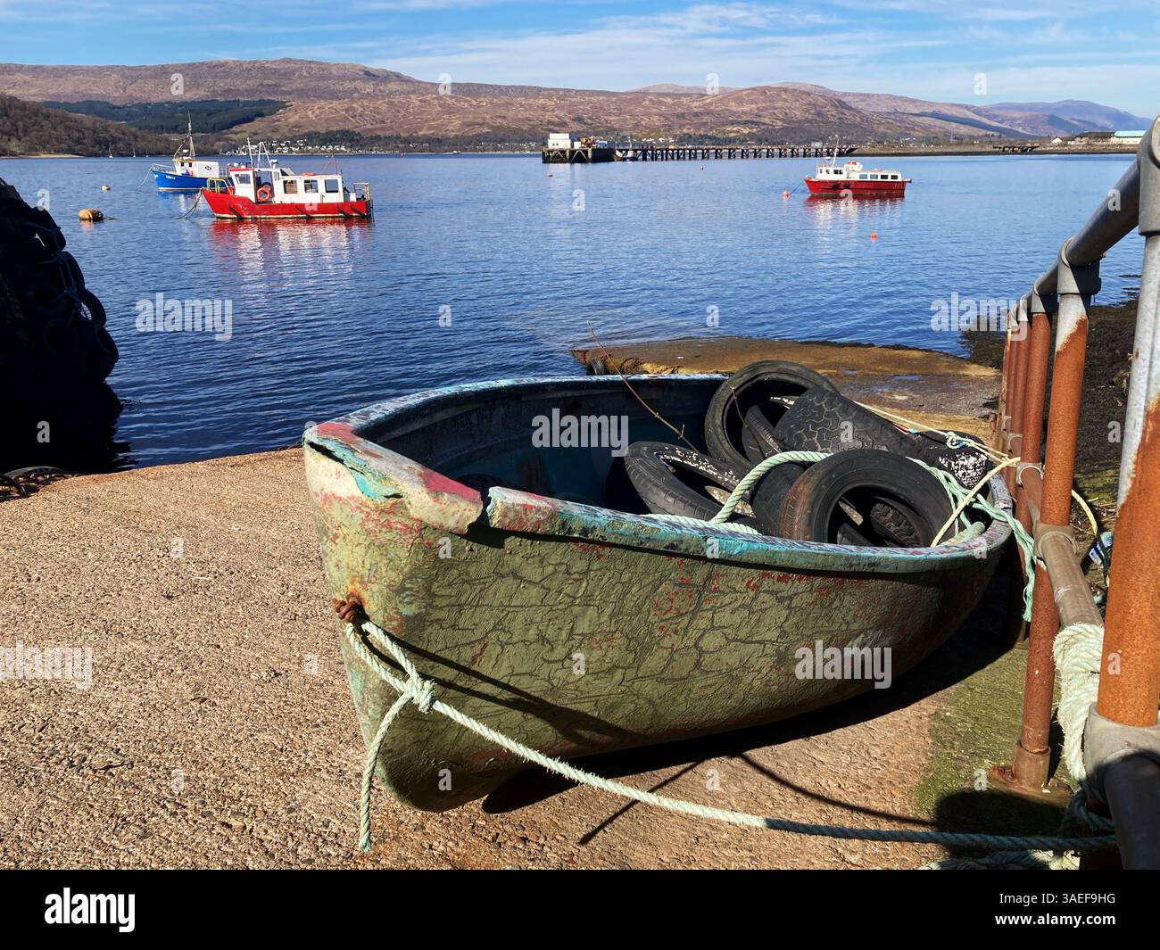 Barche da pesca a Loch Linnhe, Fort William, Scozia - Immagine stock catturata con smartphone
