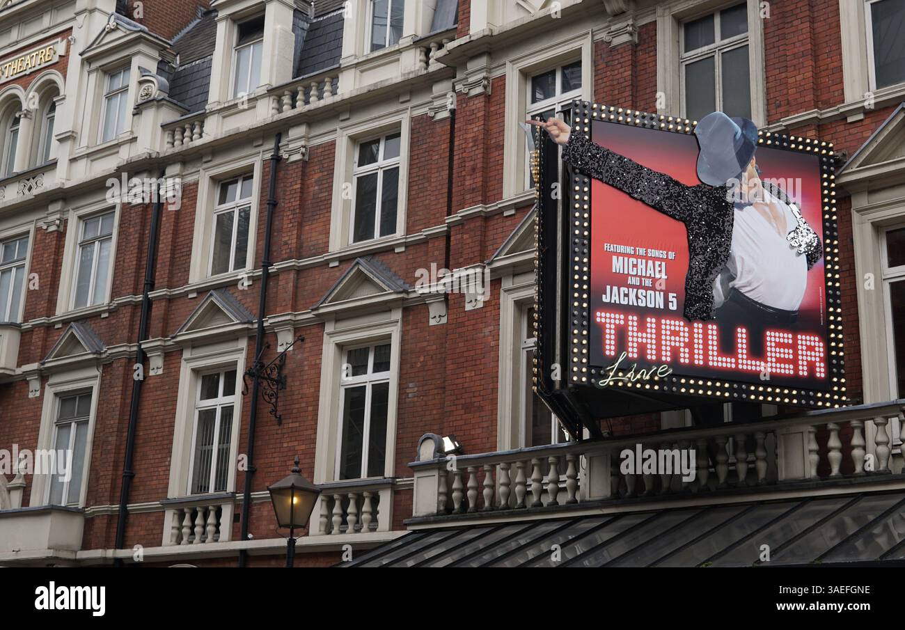 Thriller vive su: Michael Jackson Billboard Tribute Foto Stock
