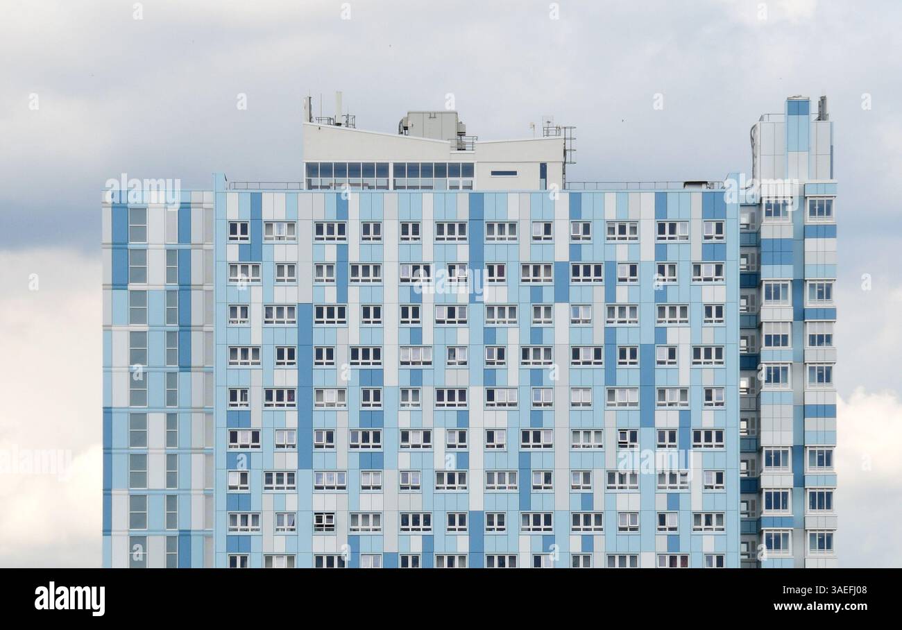Blue & White Geometry Against the Sky Foto Stock