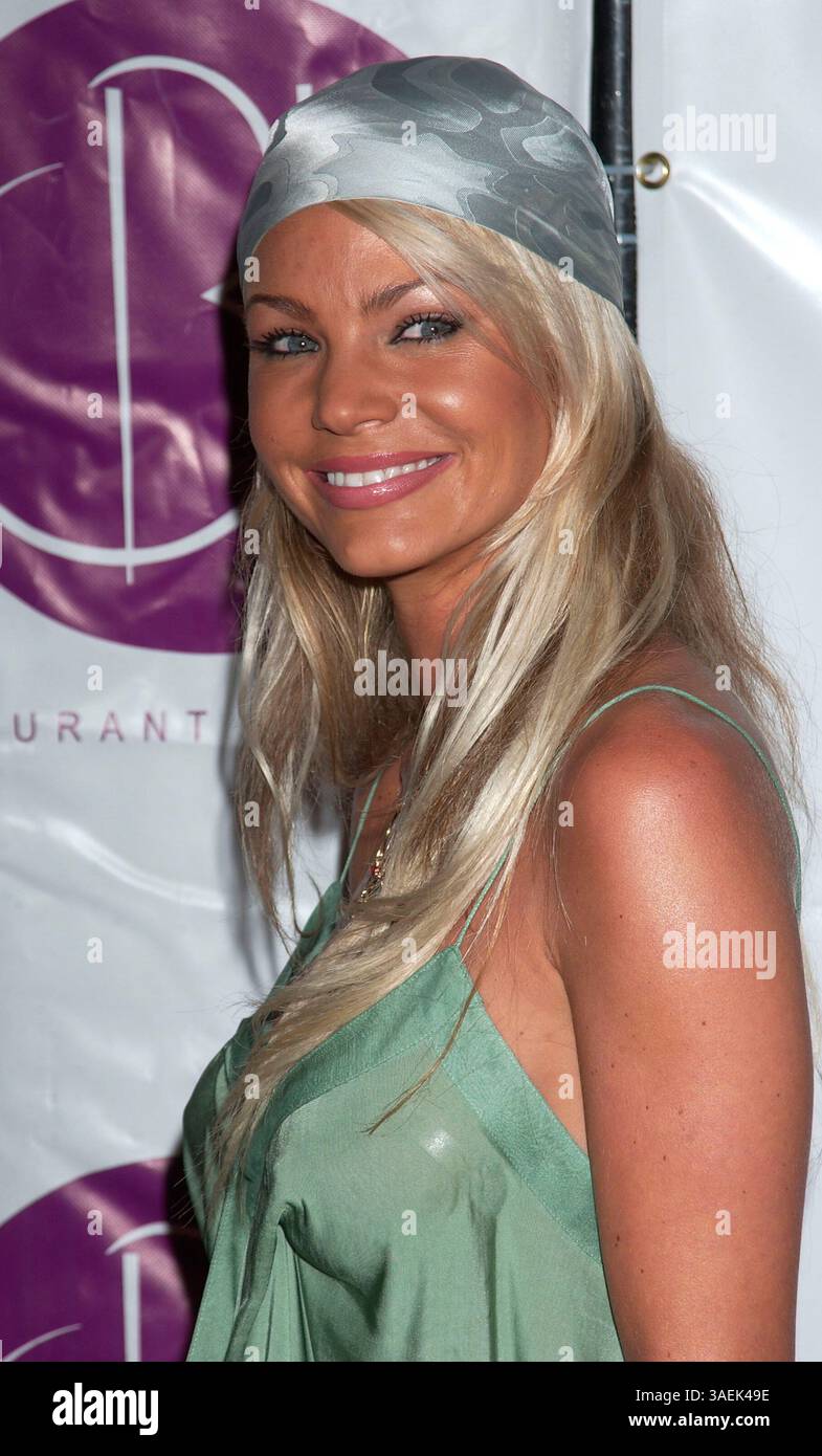 21 luglio 2004; Los Angeles, CA, Stati Uniti; l'attrice GABRIELLE TUITE alla premiere "The Assistant" di MTV tenutasi al Bliss Restaurant and Lounge di Hollywood. (Immagine di credito: Paul Fenton/ZUMAPRESS.com) Foto Stock
