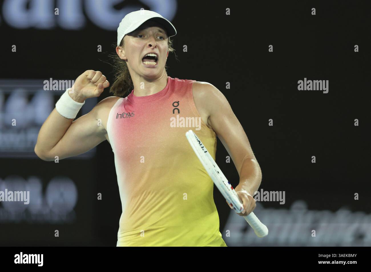 Il tennista polacco IgA Swiatek festeggia l'Australian Open 2025 Tournament, Melbourne Park, Melbourne, Victoria, Australia, Oceania Foto Stock