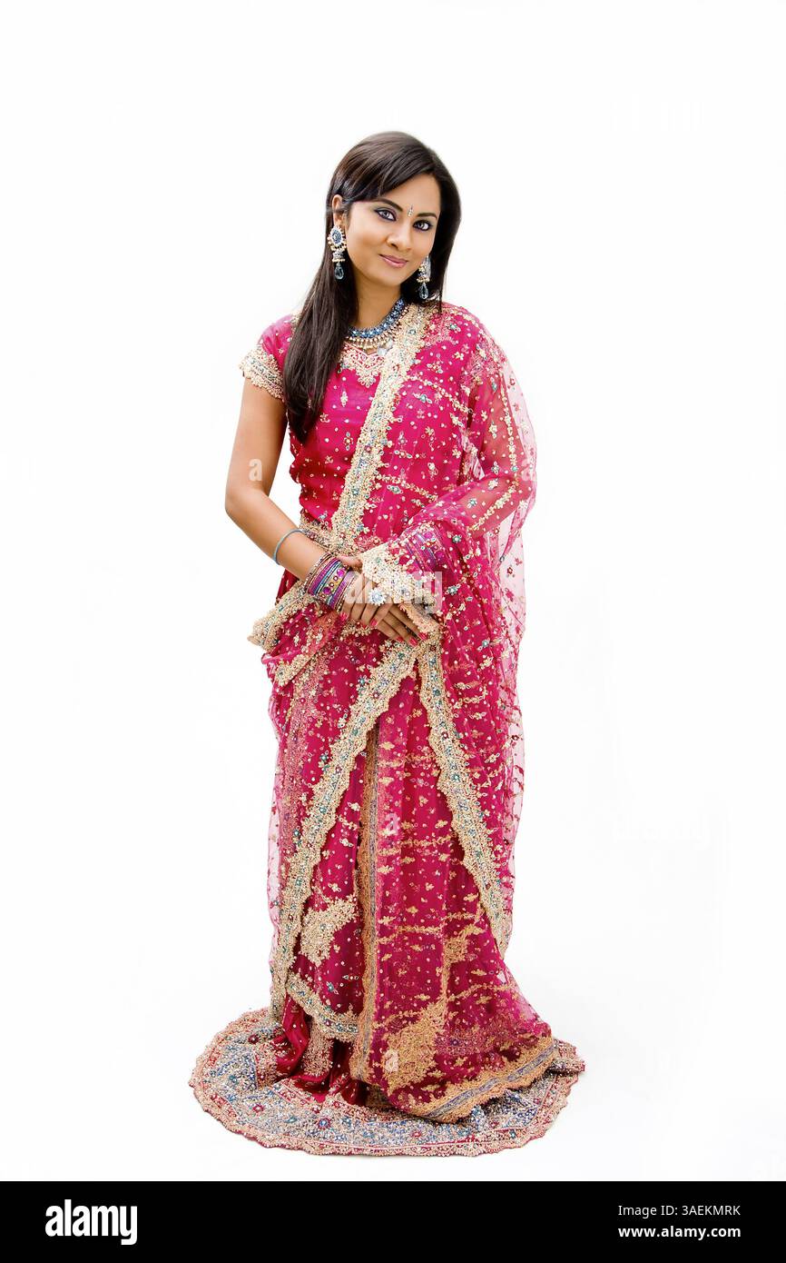 Splendida sposa Bangali in abito colorato, isolato, New York, Stati Uniti, Nord America Foto Stock