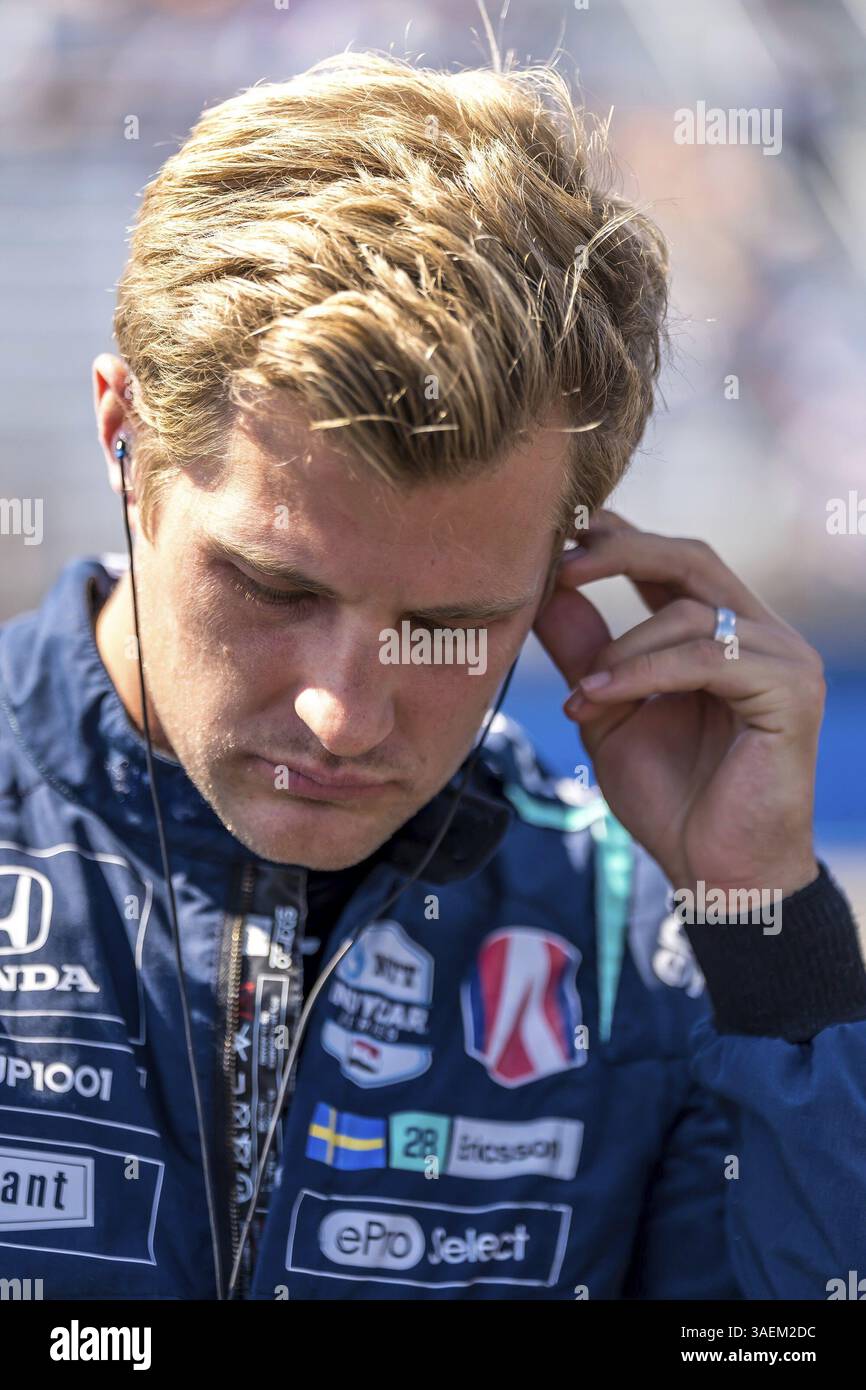 MARCUS ERICSSON (28) (SWE) di Kumla, Svezia, si prepara a qualificarsi per l'Hy-Vee Milwaukee Mile 250 al Milwaukee Mile a West Allis, WI, West Foto Stock