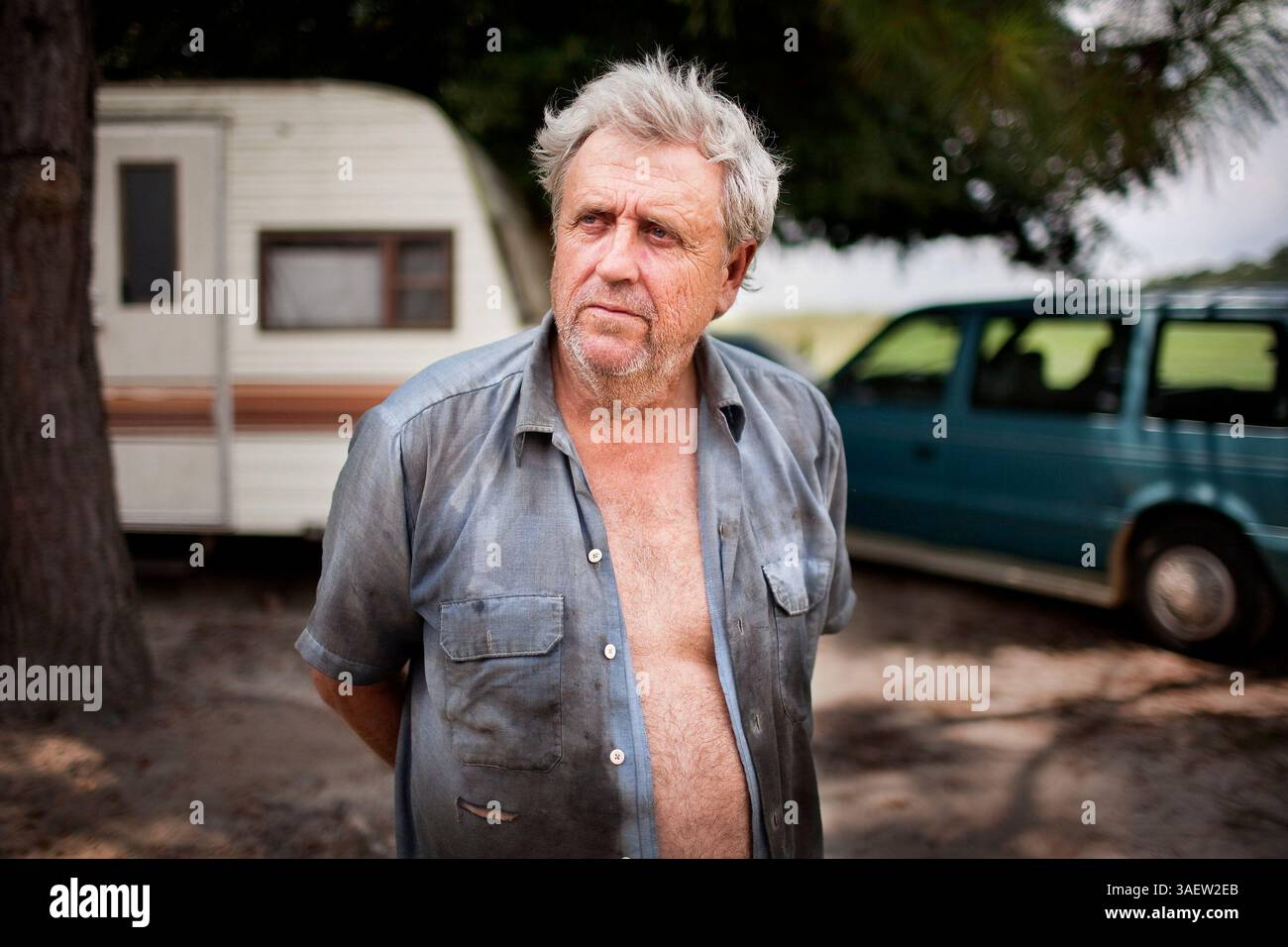 21 agosto 2010 - Greenwood, FL, USA - OT 327193 FOUN LYNCH 10.EDMUND D. FOUNTAIN | Times .(08/21/2010 Greenwood) George Cannady, nipote di Lola Cannady, ha la sua versione di ciò che è successo a Claude Neal e perché è successo. Secondo Cannady, tutto è iniziato come risultato di un debito non pagato e di una faida su una mucca da latte. Dice di conoscere gli uomini che hanno linciato Neal, e li descrive come persone rispettabili, ma non li identifica. [Edmund D. Fountain, Times Photo] (immagine di credito: © St. Petersburg Times/ZUMAPRESS.com) Foto Stock