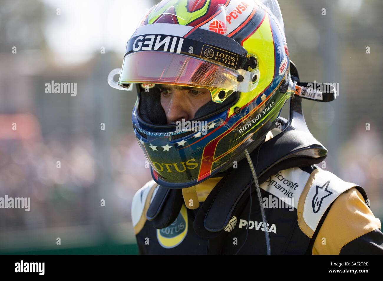 15 marzo 2015: Il pastore Maldonado (VEN) n. 13 del Lotus F1 Team si schianta al Gran Premio di Formula 1 australiano 2015 ad Albert Park, Melbourne, Australia. Sydney Low/Cal Sport Media (immagine di credito: © Sydney Low/Cal Sport Media/ZUMAPRESS.com) Foto Stock
