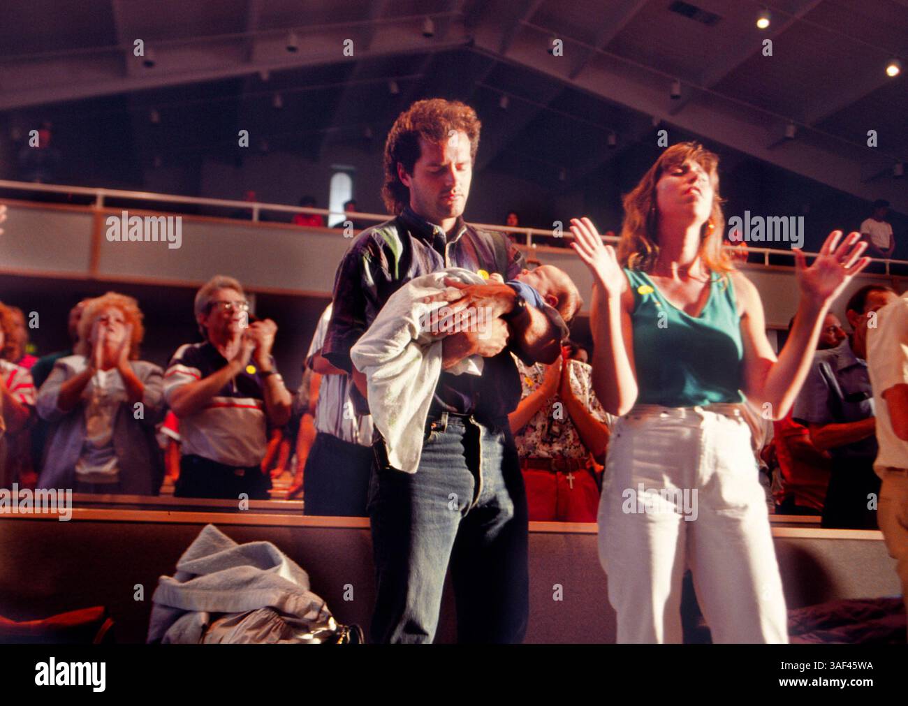 18 aprile 2005; San Jose, CA, Stati Uniti; (file foto data esatta sconosciuta) membri dell'operazione Rescue che pregano presso la Chiesa Evangel in una "chiesa di aborto" obbligatorio credito: foto di Mark Richards/ZUMA Press. (©) Copyright 2005 di Mark Richards Foto Stock