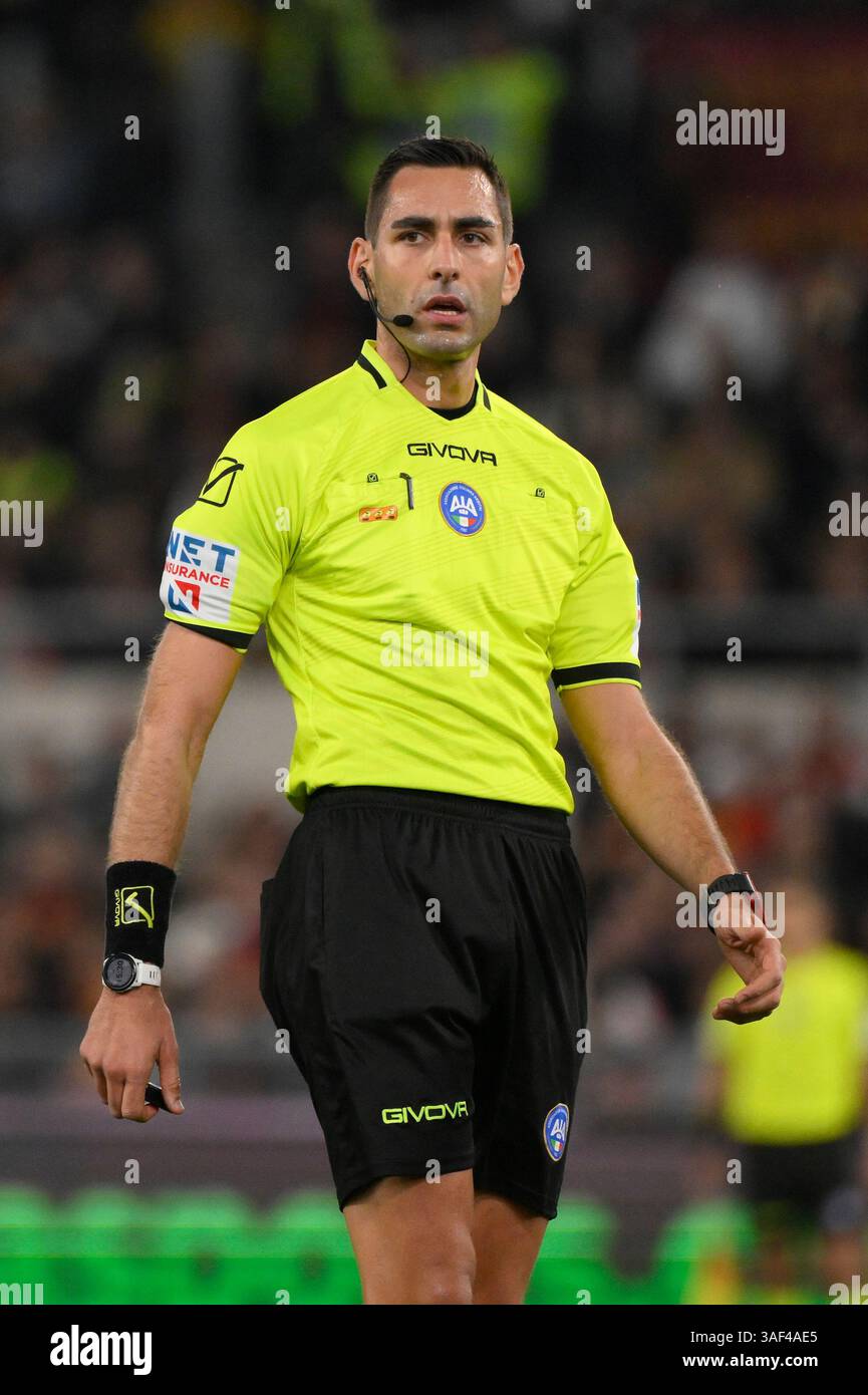 Roma, Italia. 6 aprile 2025. Andrea Colombo arbitro durante la partita di calcio di serie A Enilive tra AS Roma e Juventus FC allo stadio Olimpico di Roma, Italia - domenica 6 aprile 2025. Sport - calcio. (Foto di Fabrizio Corradetti/LaPresse) credito: LaPresse/Alamy Live News Foto Stock