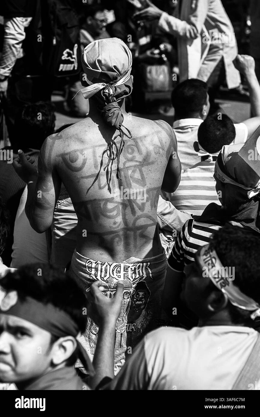 11 marzo 2014 - Dacca, Bangladesh - la prossima genarazione del Bangladesh, chiamata "Projhonmo Chottor", che protesta contro i criminali di guerra della guerra di libarazione del 1971. La loro richiesta è di perseguire i leader. (Immagine di credito: © Nadia Islam Nitul/ZUMA Wire/ZUMAPRESS.com) Foto Stock