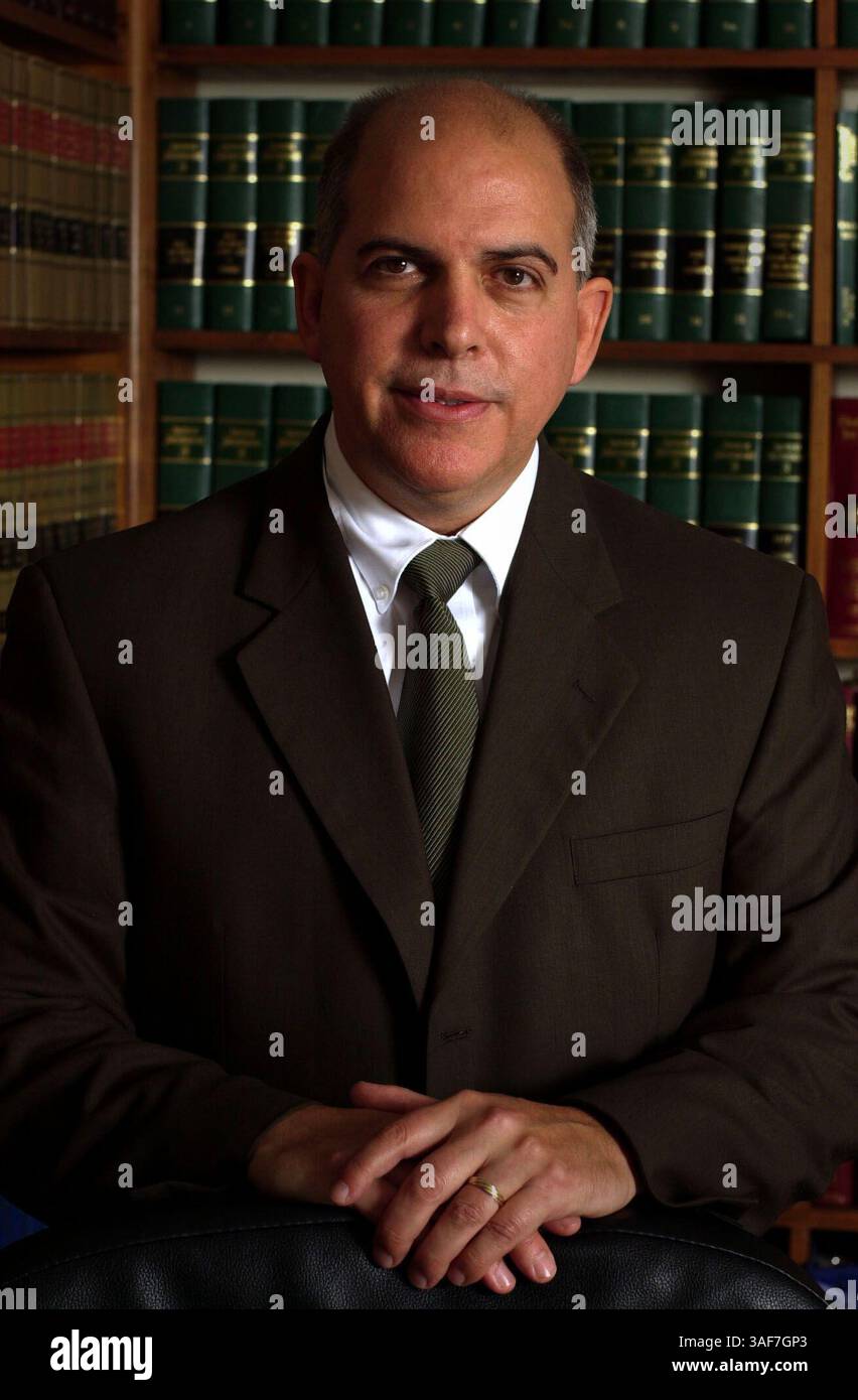 PT 132018 - - CONSEGNA A: Pasco Desk - - 11/28/2001 - - New Port Richey - - DIDASCALIA INFO: Ritratto dell'avvocato David Ristoff, che ha perseguito F. Lee Bailey la scorsa settimana in un procedimento di espulsione. Ristoff è stato vittorioso nel far radiare il famoso avvocato della difesa penale per essersi immerso in un conto fiduciario. Times foto di: Janel Schroeder-Norton - storia di: cary davis SCANSIONATO DA: Schroeder - - DATA DI ESECUZIONE: 11/29/2001 (Credit Image: St Petersburg Times/ZUMAPRESS.com) Foto Stock