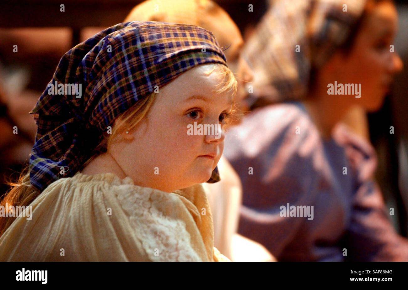 NOTA LIB: CUTLINE LEGGE JACQUELINE DIXON - ci 120270 - - CONSEGNA A: Agrumi - - 3/29/2001 - - Lecanto DIDASCALIA INFO: Jacqueline Dixon di 8 anni è stata diagnosticata la luchemia quando aveva 20 mesi. Ora è guarita e vive la vita attiva di un bambino. Modella e prende parte a produzioni teatrali. Attualmente ha un piccolo ruolo nella presentazione del Citrus Shrine Club di Fiddler on the Roof. In autunno gioca anche difesa e portiere in una squadra di calcio giovanile. - Times Photo by: Ron Thompson - - storia di: Leary - - SCANSIONATO DA: rt - - RUNDATE: (Immagine di credito: St Petersburg Times/ZUMAPRESS. Foto Stock NOTA LIB: CUTLINE LEGGE JACQUELINE DIXON - ci 120270 - - CONSEGNA A: Agrumi - - 3/29/2001 - - Lecanto DIDASCALIA INFO: Jacqueline Dixon di 8 anni è stata diagnosticata la luchemia quando aveva 20 mesi. Ora è guarita e vive la vita attiva di un bambino. Modella e prende parte a produzioni teatrali. Attualmente ha un piccolo ruolo nella presentazione del Citrus Shrine Club di Fiddler on the Roof. In autunno gioca anche difesa e portiere in una squadra di calcio giovanile. - Times Photo by: Ron Thompson - - storia di: Leary - - SCANSIONATO DA: rt - - RUNDATE: (Immagine di credito: St Petersburg Times/ZUMAPRESS. Foto Stock