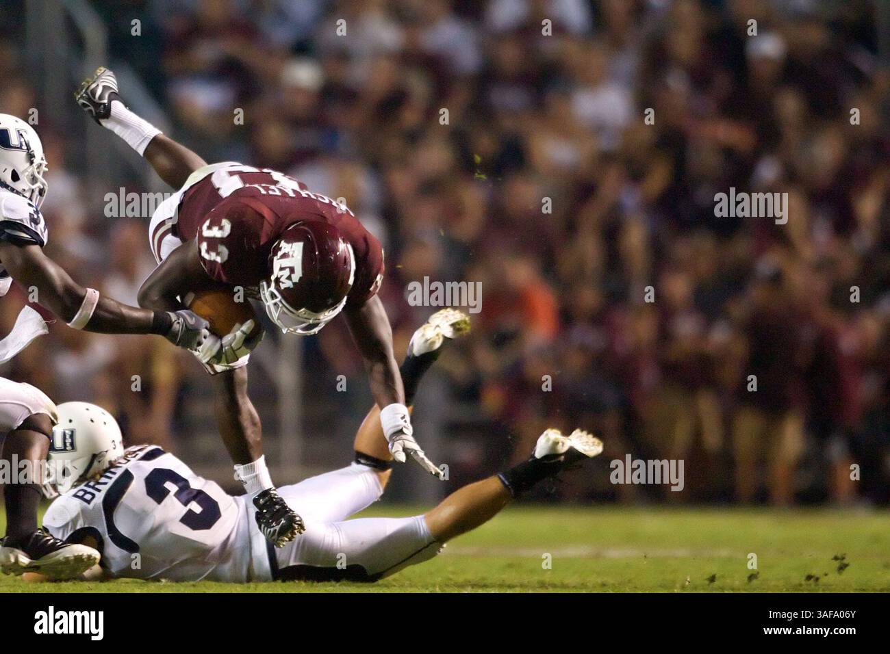 19 settembre 2009: James Brindley (#3) degli Utah State Aggies sconvolge Christine Michael (immagine di credito: SGM/ZUMAPRESS.com) Foto Stock