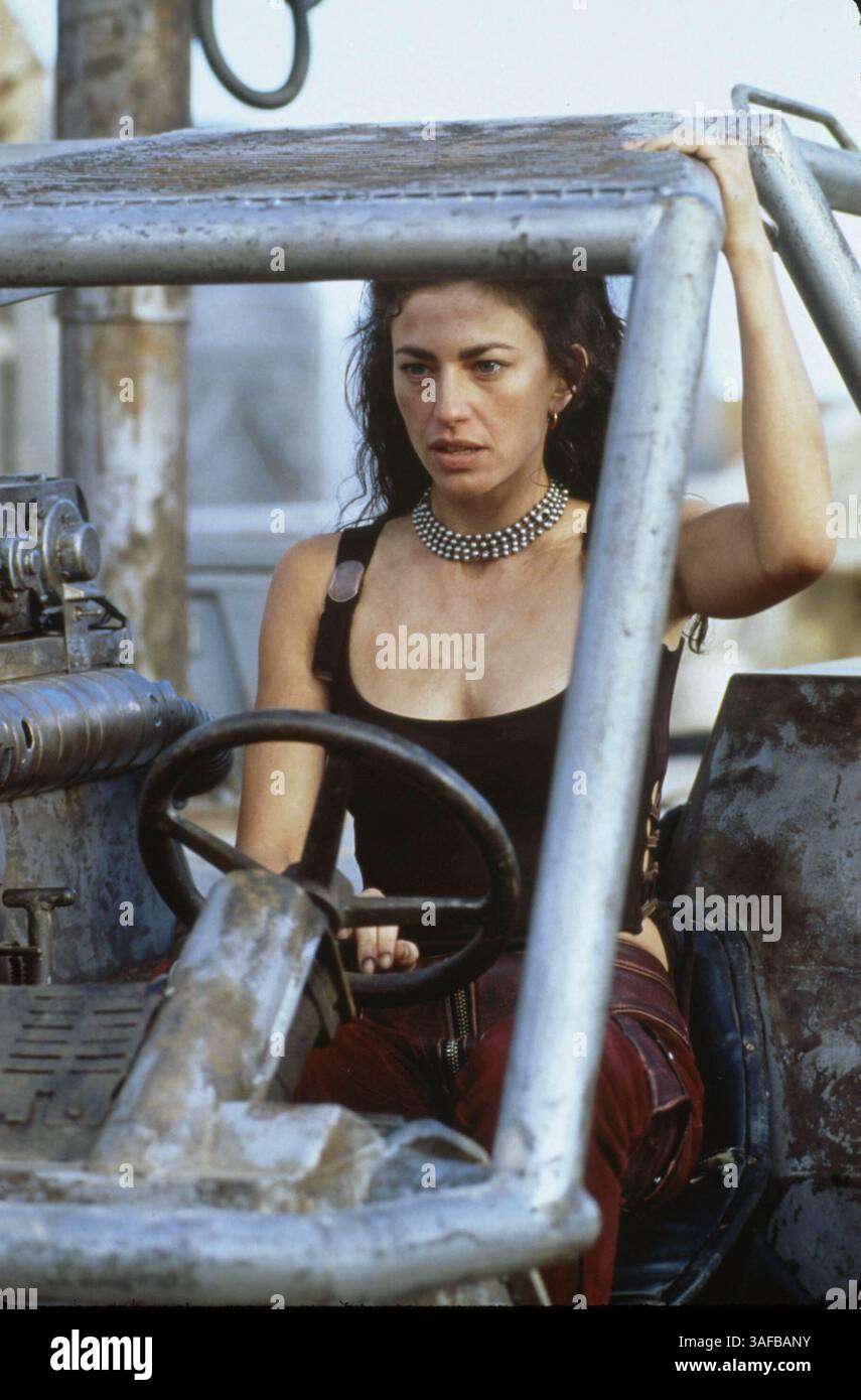 8 settembre 2000; Hollywood, CA, Stati Uniti; CLAUDIA BLACK in "Pitch Black". . (Immagine di credito: ZUMA Press/ZUMAPRESS.com) Foto Stock