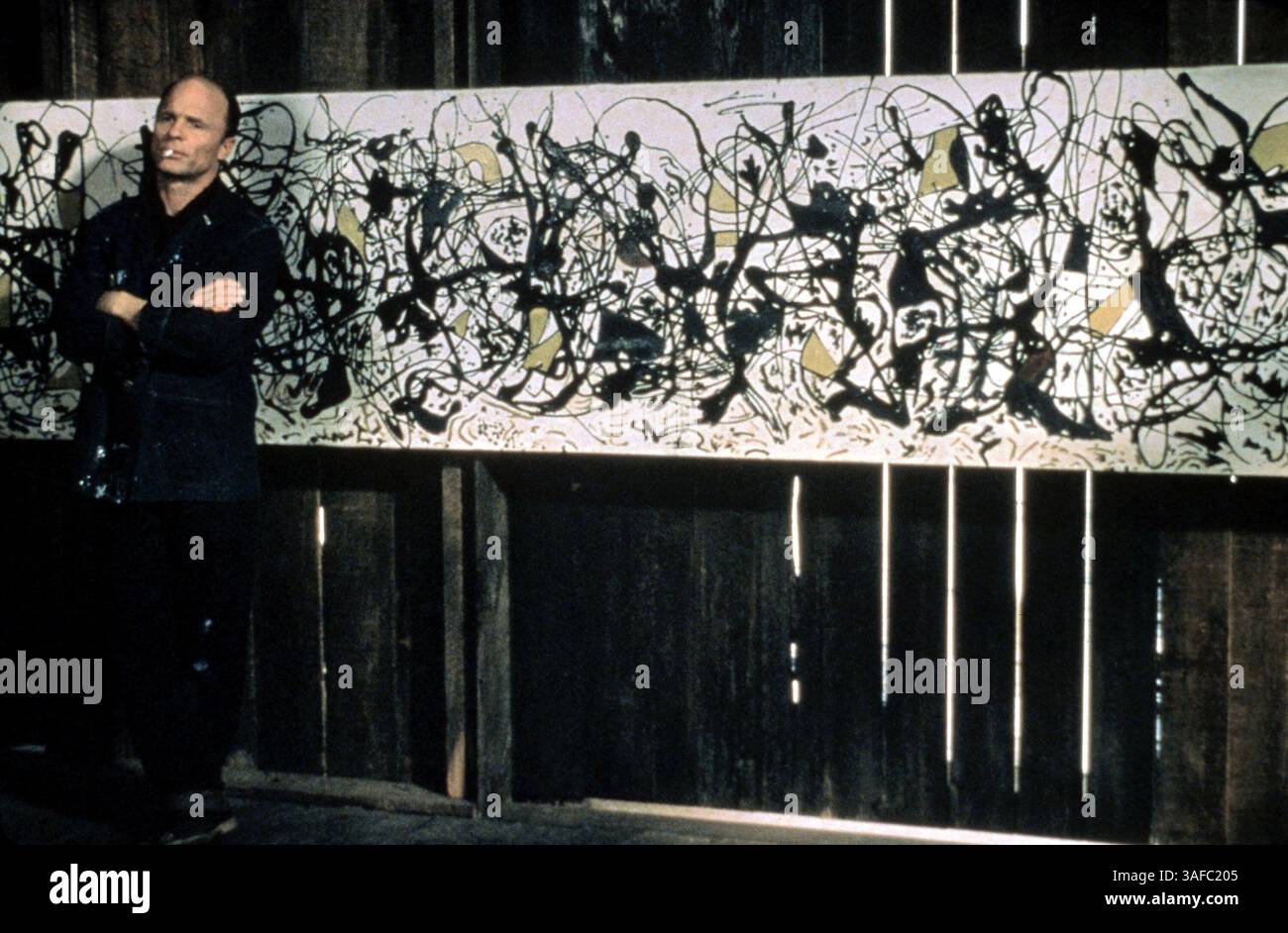 11 febbraio 2002; Hollywood, CA, Stati Uniti; l'attore ed HARRIS interpreta Jackson Pollock in "Pollock", anch'esso diretto da Harris. (Immagine di credito: ZUMA Press/ZUMAPRESS.com) Foto Stock