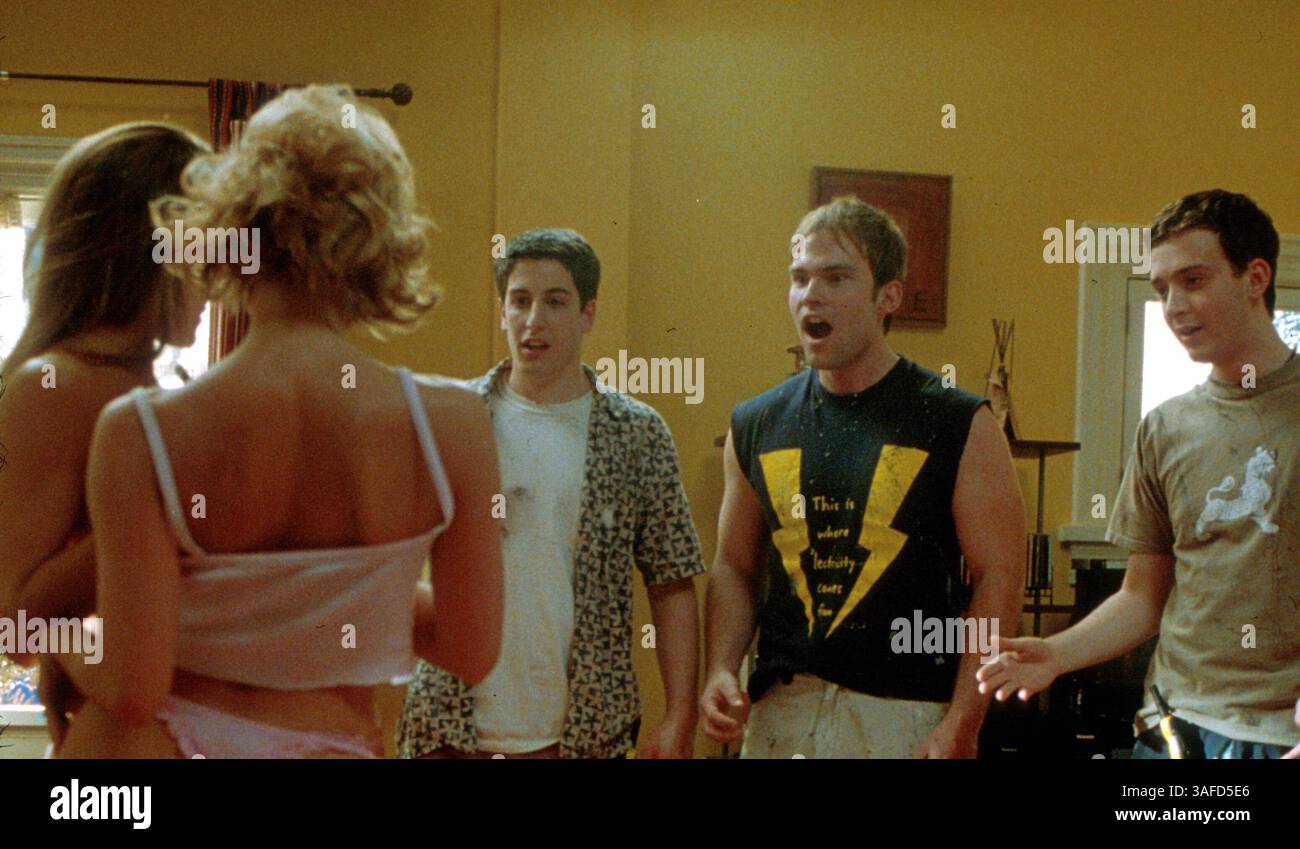 10 agosto 2001; Los Angeles, CA, Stati Uniti; (L-R) Jim (JASON BIGGS), Stifler (SEANN WILLIAM SCOTT) & Finch (EDDIE KAYE THOMAS) affrontano le apparenti lesbiche in "American Pie 2". (Immagine di credito: ZUMA Press/ZUMAPRESS.com) Foto Stock