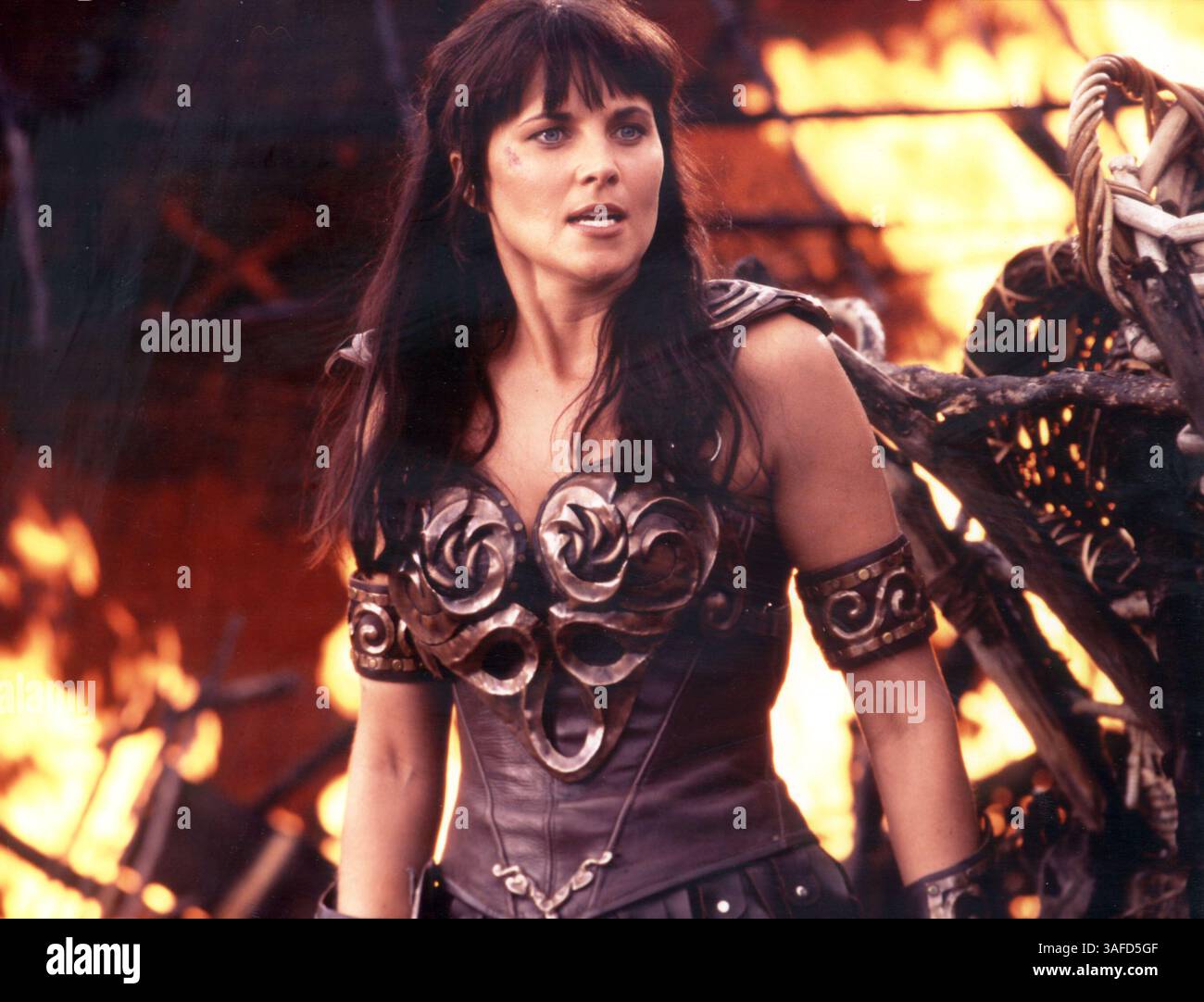 29 agosto 2001; Hollywood, California, Stati Uniti; FOTO DEL FILE: 1998; attrice LUCY LAWLESS nel ruolo di Xena nella serie TV "Xena: The Warrior Princess". (Immagine di credito: ZUMA Press/ZUMAPRESS.com) Foto Stock