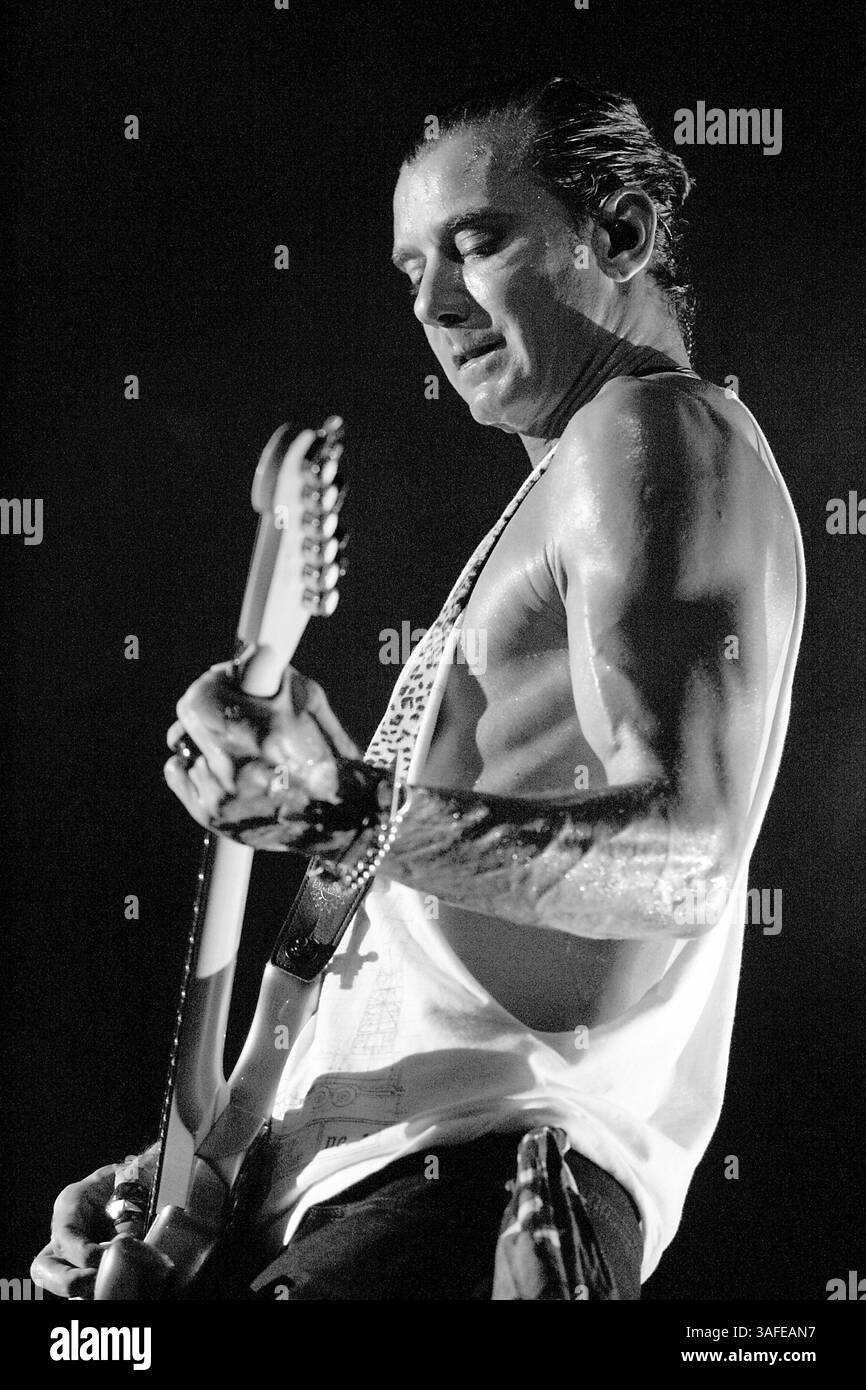 3 agosto 2012 - Tampa, Florida, USA - GAVIN ROSSDALE dei BUSH, si esibisce dal vivo in concerto al Ritz, a Ybor City, Florida. (Immagine di credito: © David Roseblum/ZUMAPRESS.com) Foto Stock