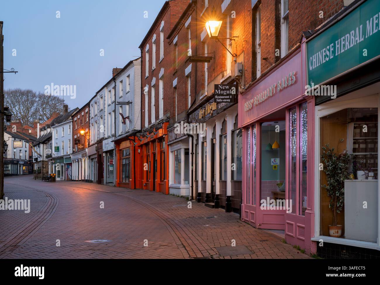 Parsons Street all'alba. Banbury. Oxfordshire. Inghilterra. Foto Stock