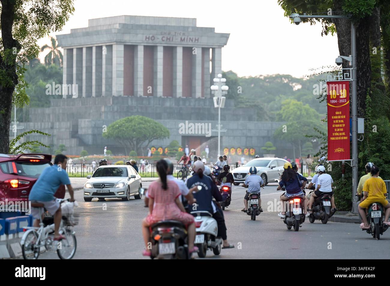 VIETNAM, città di Hanoi, mausoleo di ho chi Minh, ho chi Minh, nato il 19.5,1890, morto il 2,9.1969, fondatore del Partito Comunista Indocina nel 1930, presidente dal 1945 al 1969 della Repubblica Democratica del Vietnam Foto Stock