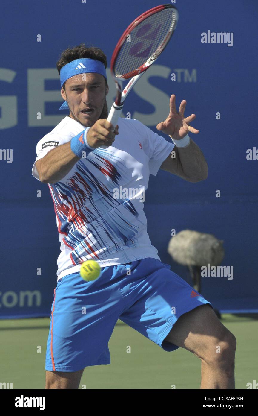 7 agosto 2012 - Toronto, Ontario, Canada - JUAN MONACO (ARG) in azione alla Rogers Cup tenutasi presso il Rexall Centre della York University, Toronto Ontario. JUAN MONACO (ARG) avrebbe vinto la sua partita in set consecutivi. (Immagine di credito: © Keith Hamilton/ZUMAPRESS.com) Foto Stock
