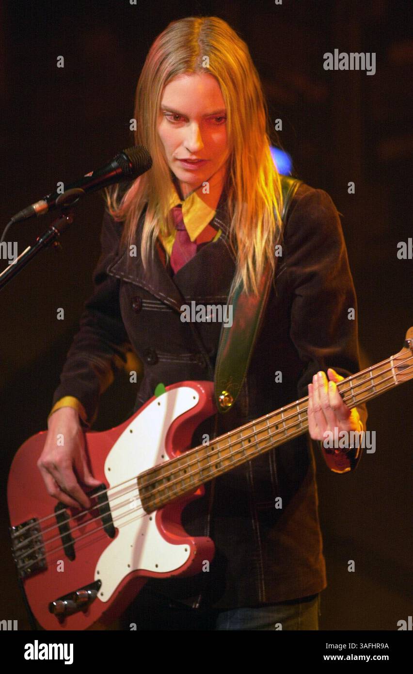 Aimee Mann in concerto al 9:30 Club a NW Washington DC, giovedì 6 febbraio 2003. (Immagine di credito: The Washington Times/ZUMAPRESS.com) Foto Stock